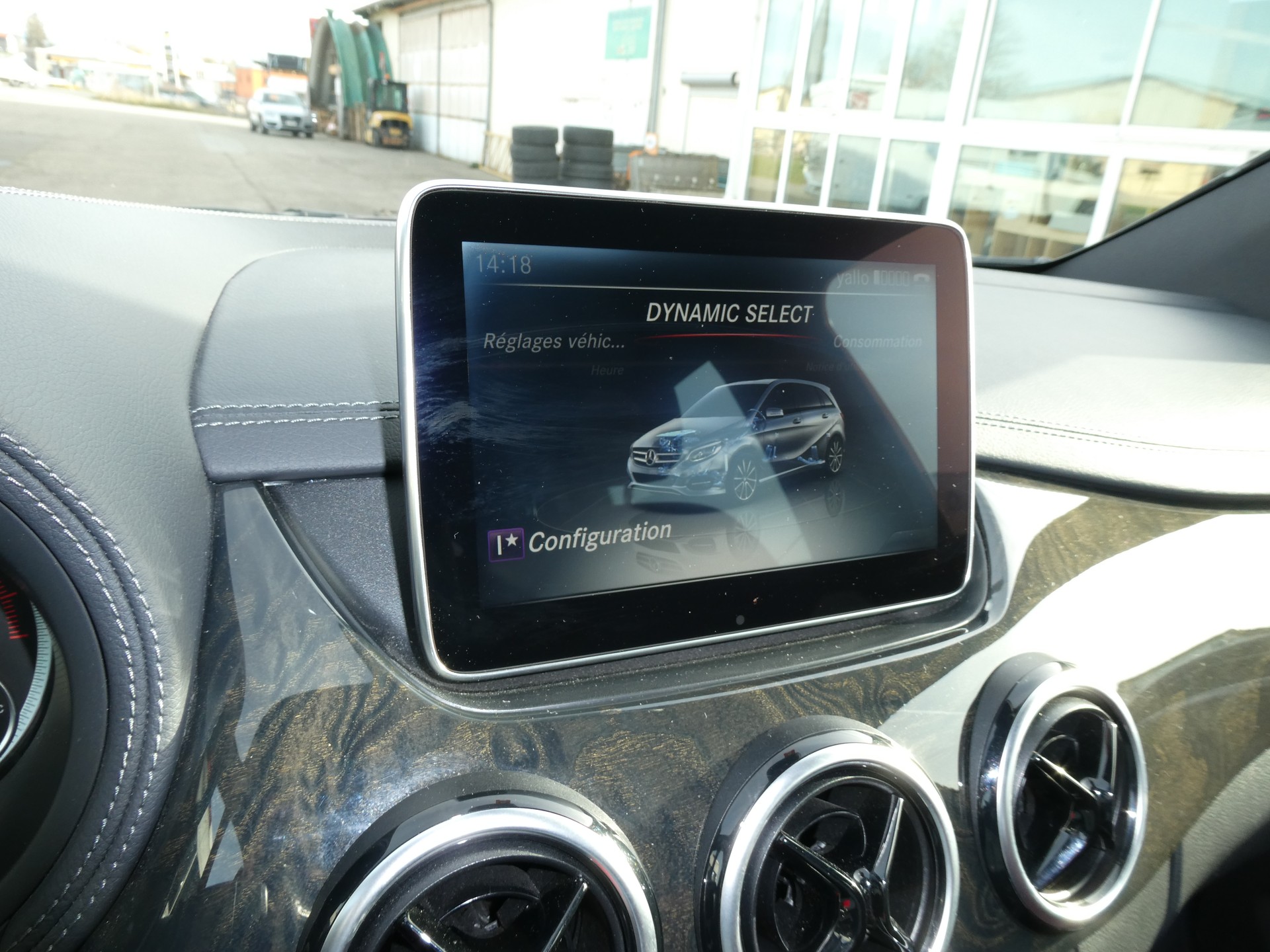 MERCEDES-BENZ B 250 AMG Line 4Matic 7G-DCT-image-12