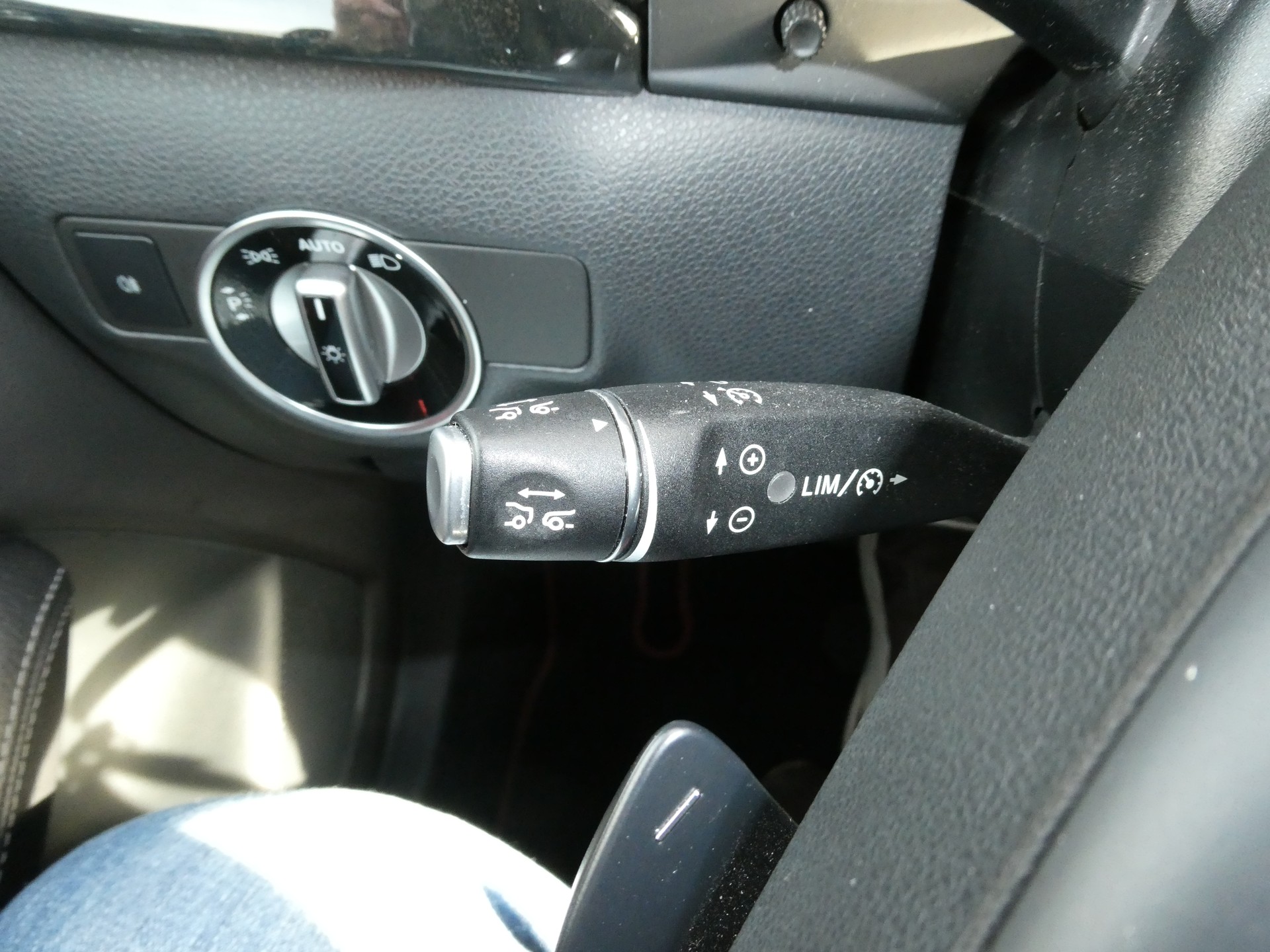 MERCEDES-BENZ B 250 AMG Line 4Matic 7G-DCT-image-9