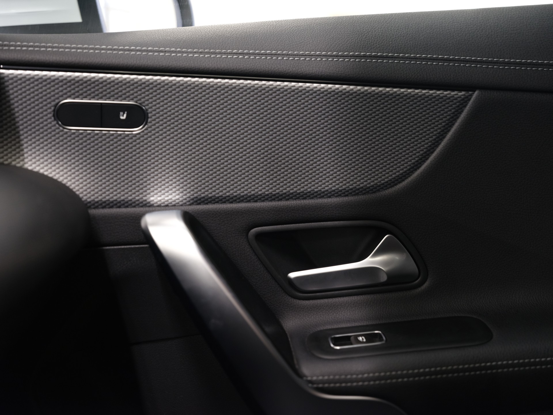 MERCEDES-BENZ CLA Shooting Brake 180 7G-DCT Progressive *Advantage Paket* *Park Paket*-image-24