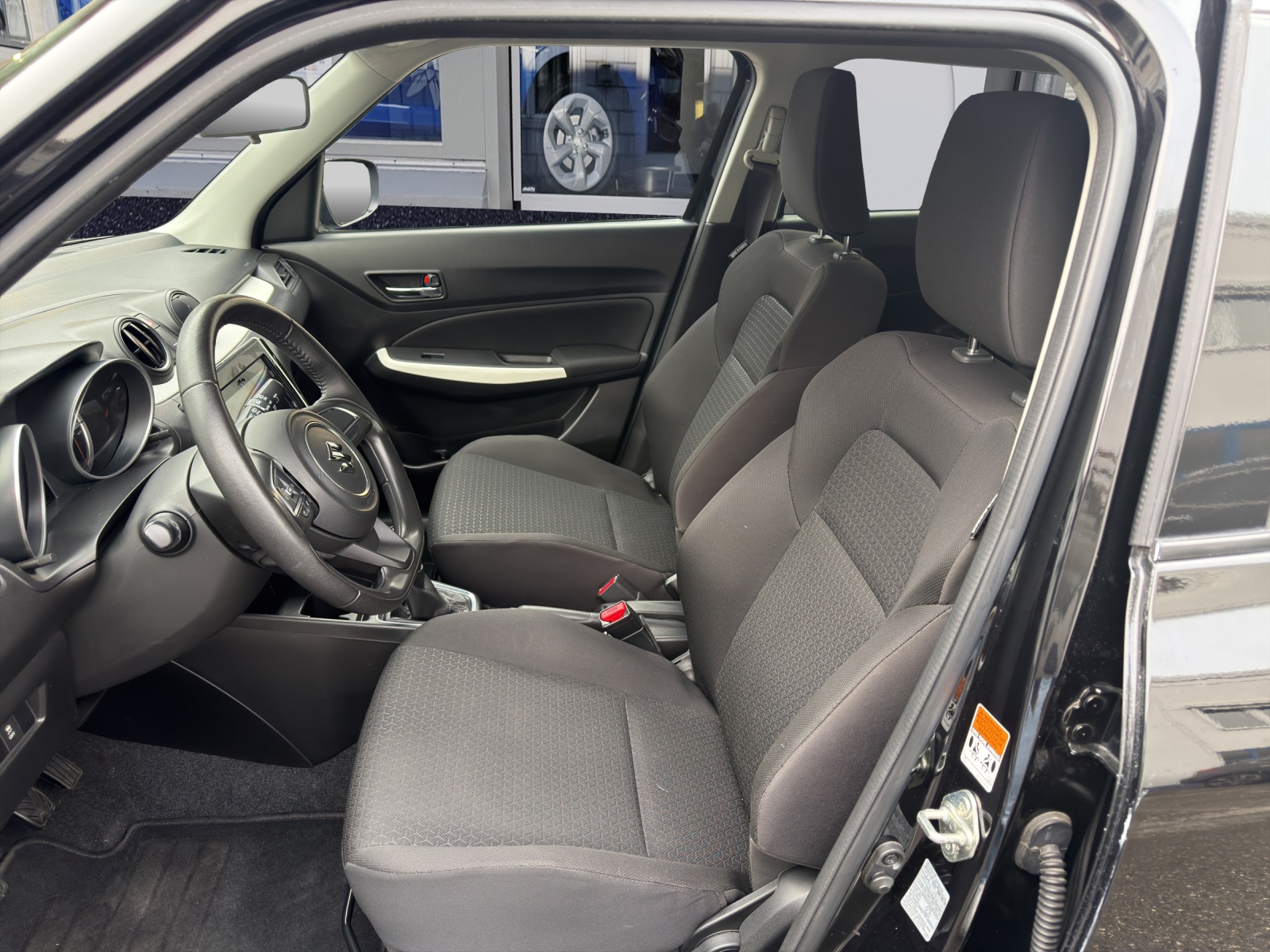 SUZUKI Swift 1.2i 16V Compact+ Allgrip 4x4-image-8