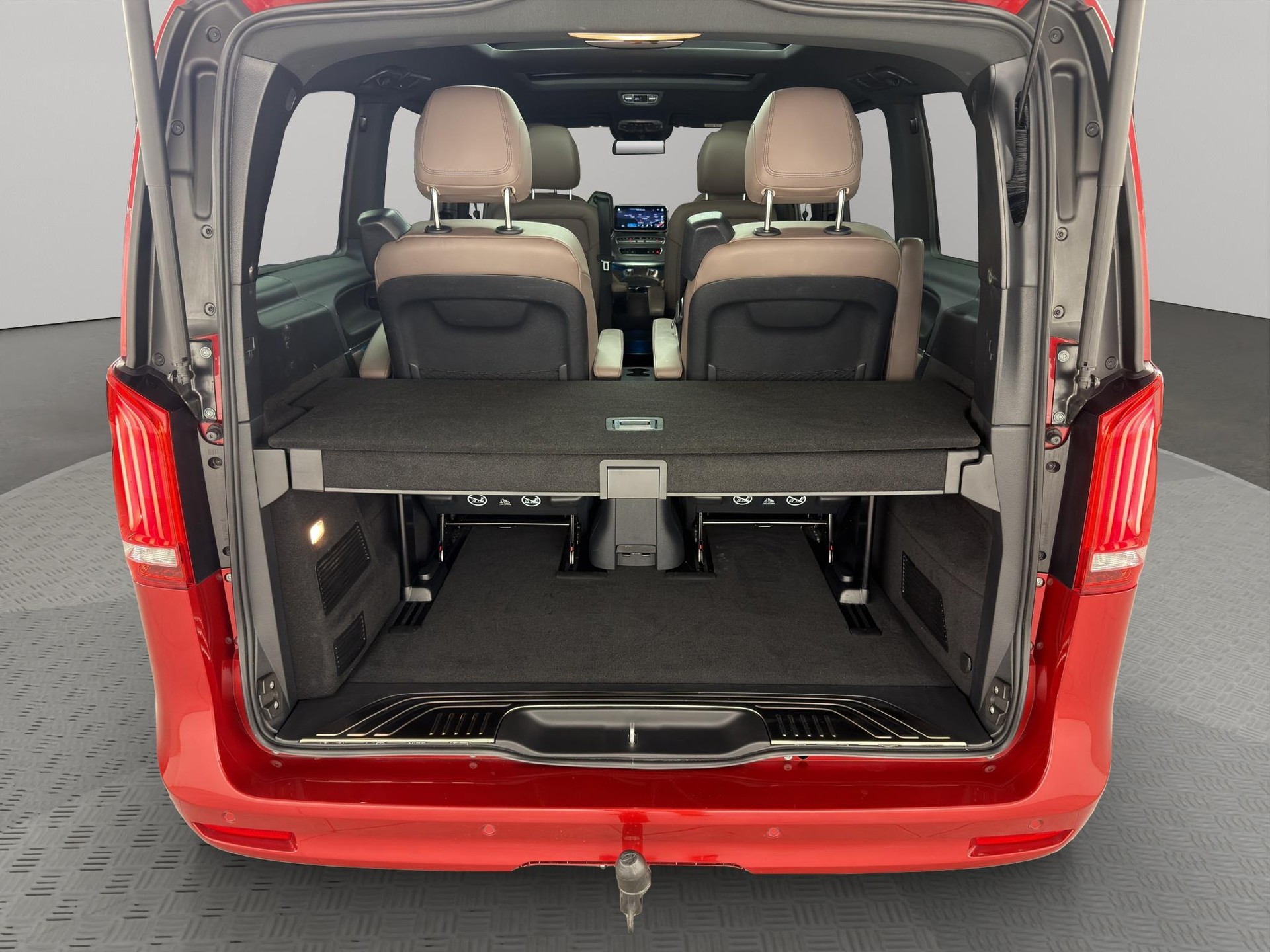 MERCEDES-BENZ V 300 d Swiss Ed. lang Van-image-12