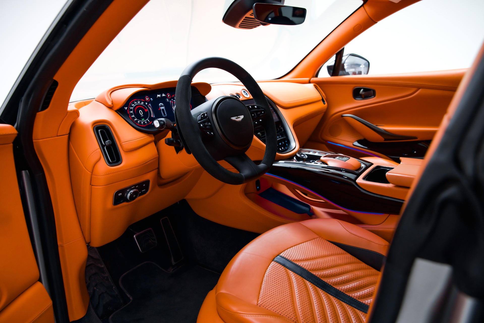 ASTON MARTIN DBX 707 4.0 V8-image-19