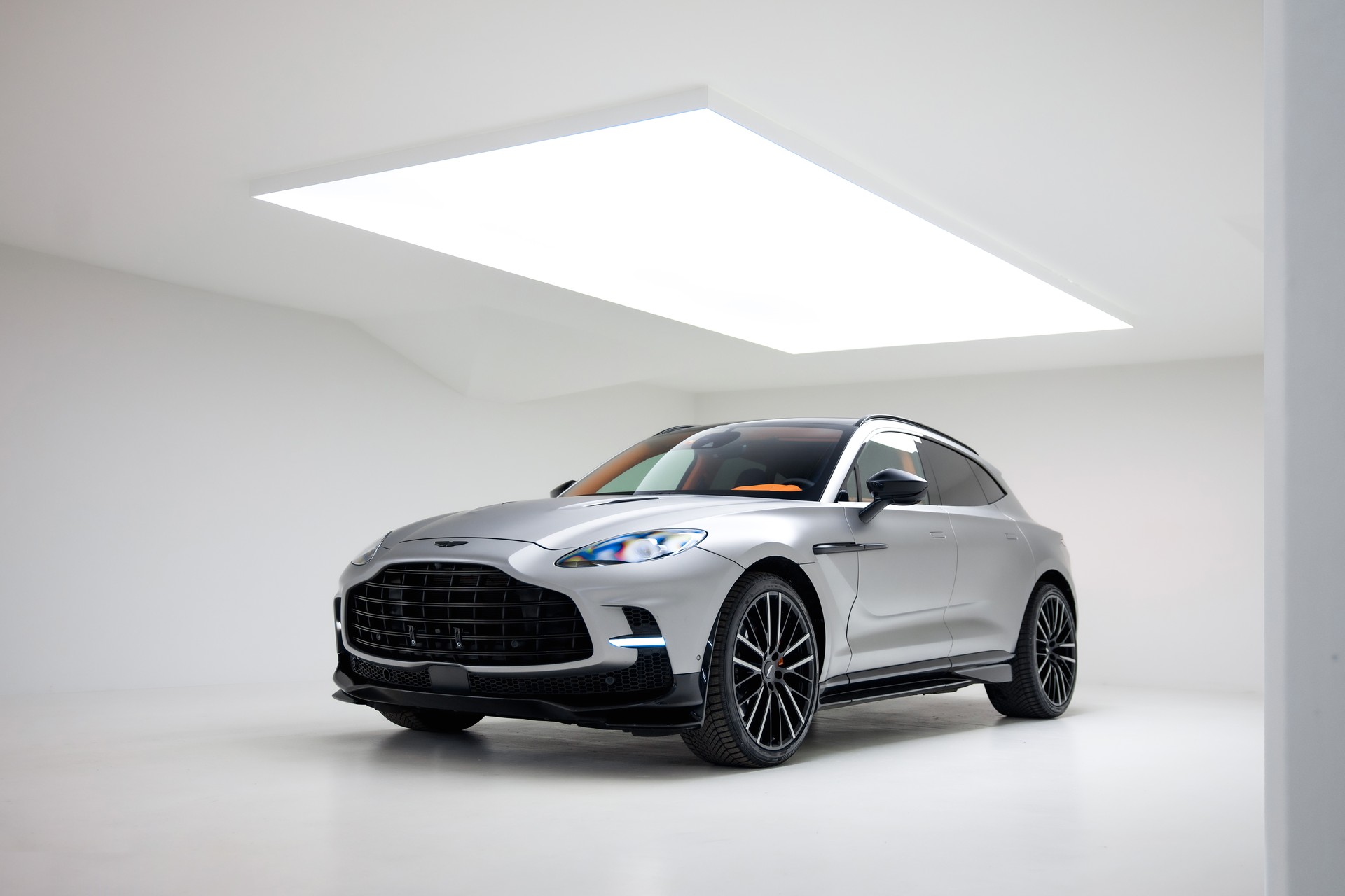 ASTON MARTIN DBX 707 4.0 V8