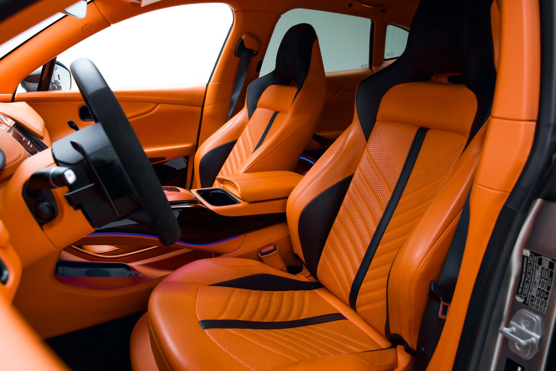 ASTON MARTIN DBX 707 4.0 V8-image-21
