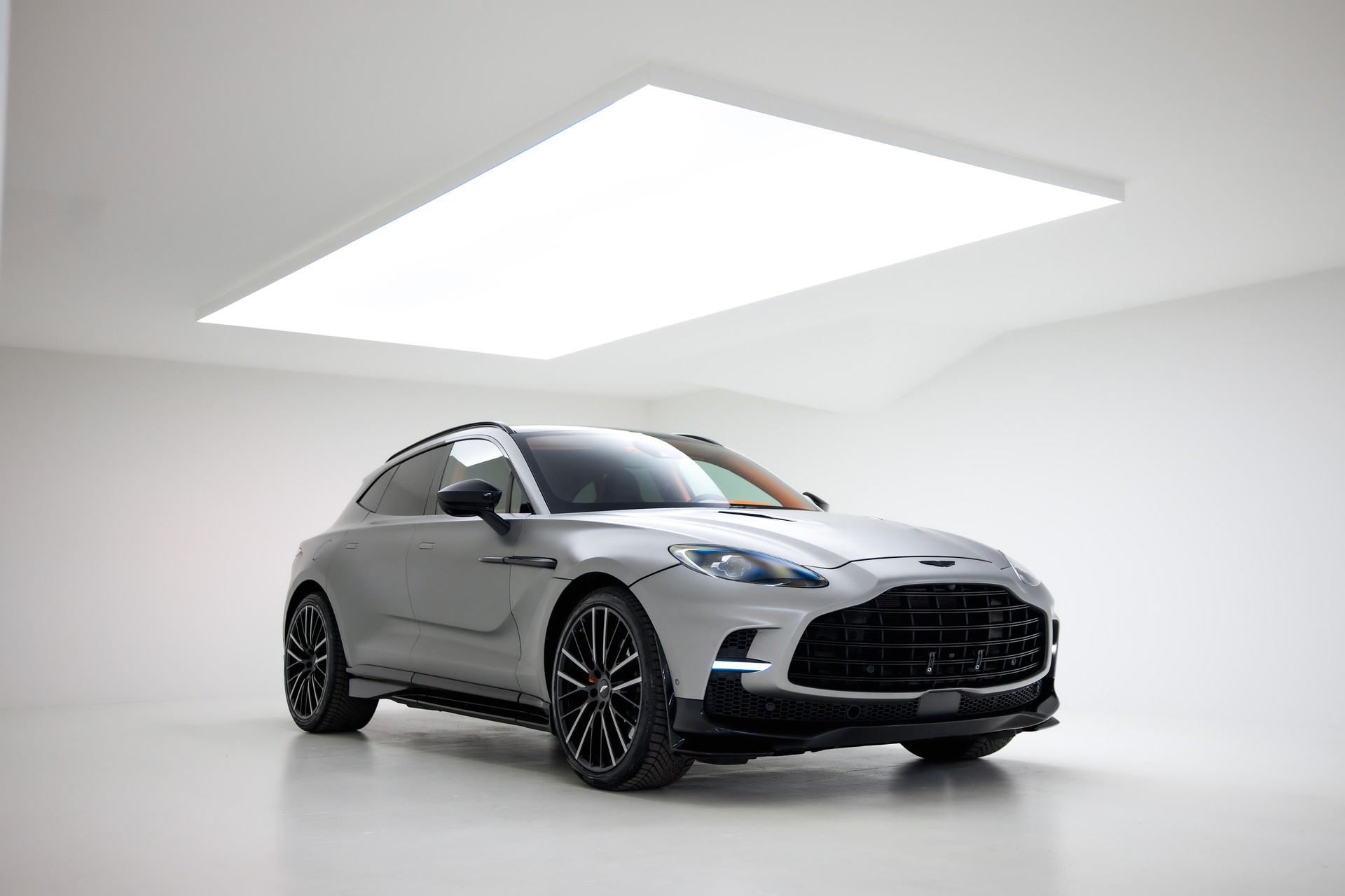 ASTON MARTIN DBX 707 4.0 V8-image-6