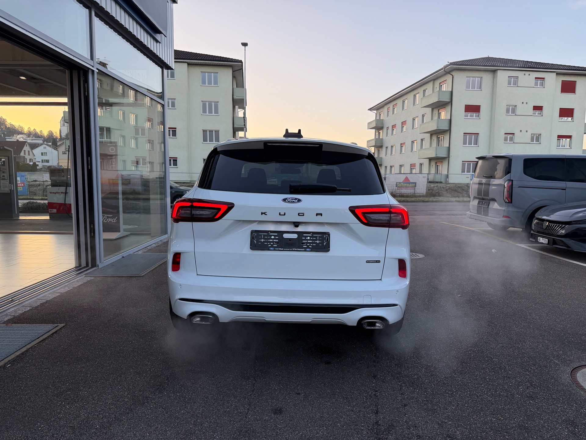FORD Kuga 2.5 FHEV ST-Line X 4WD-image-6