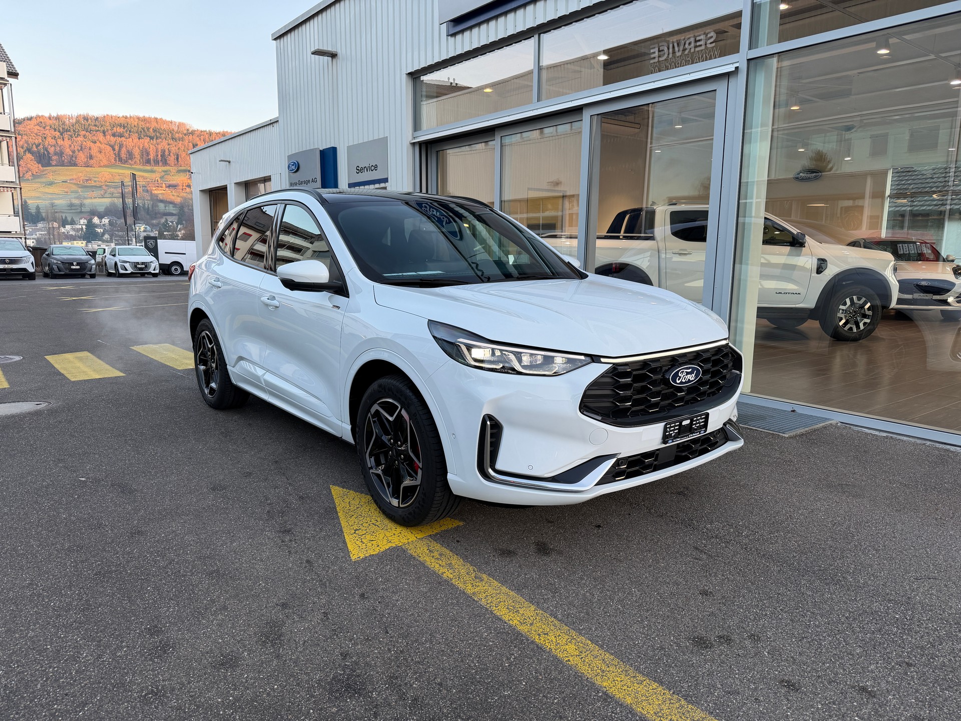 FORD Kuga 2.5 FHEV ST-Line X 4WD-image-1