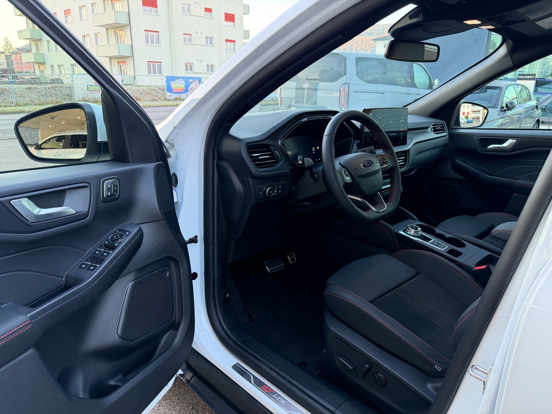FORD Kuga 2.5 FHEV ST-Line X 4WD-image-8