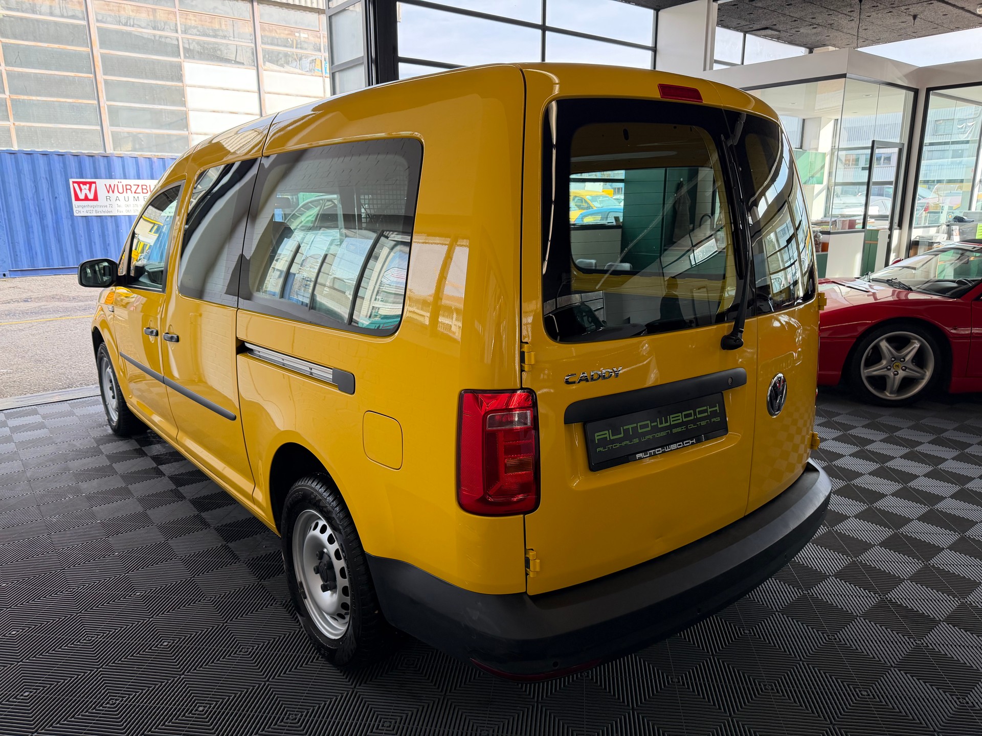 VW Caddy Maxi 1.0TSI BlueMotion Technology-image-5