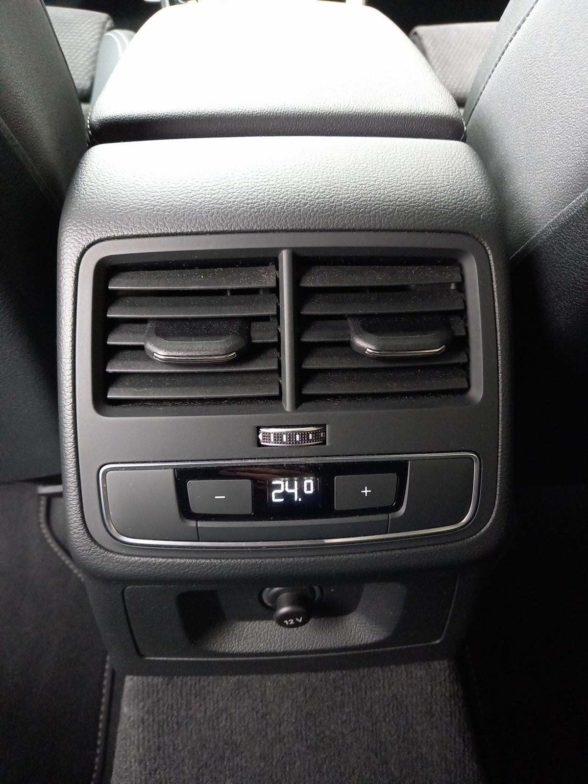 AUDI A4 Avant 40 TDI S line quattro S-tronic-image-14