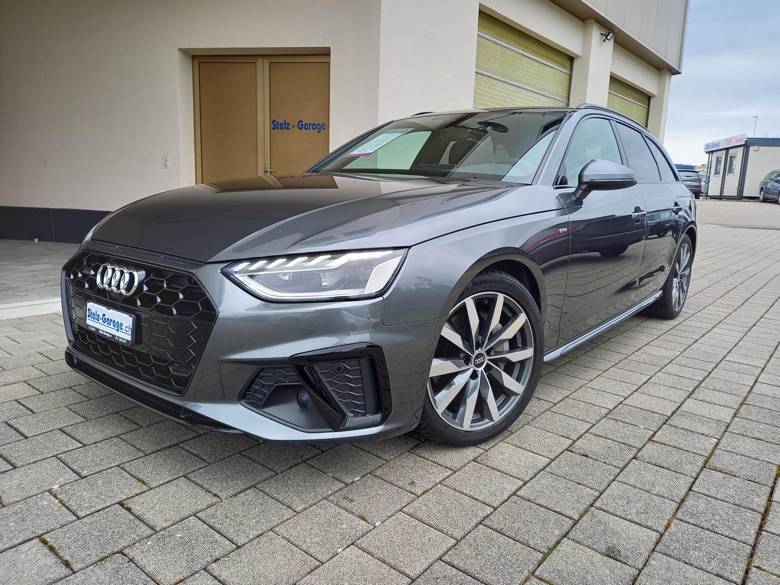 AUDI A4 Avant 40 TDI S line quattro S-tronic