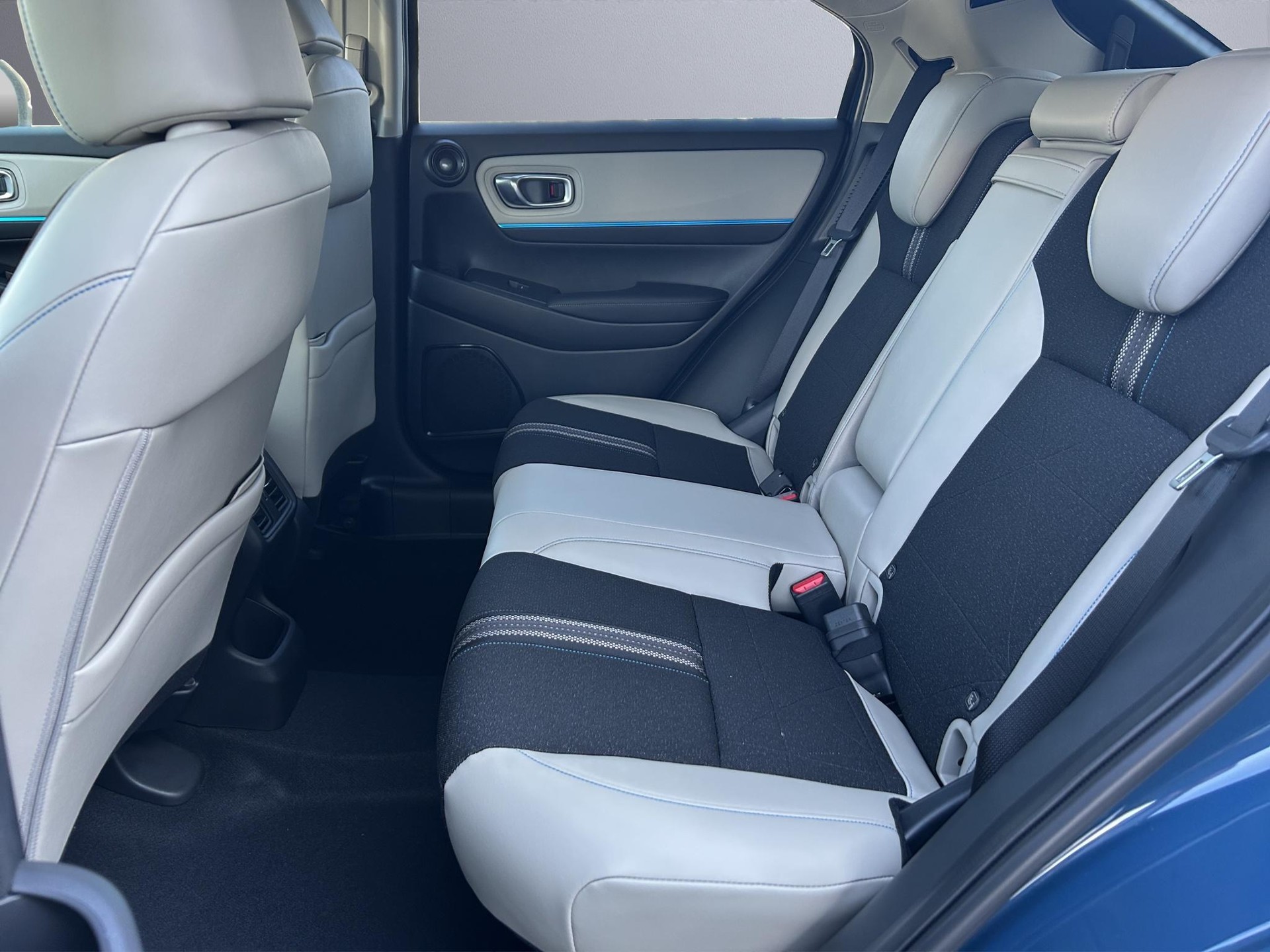 HONDA HR-V 1.5 i-MMD Advance Style-image-9