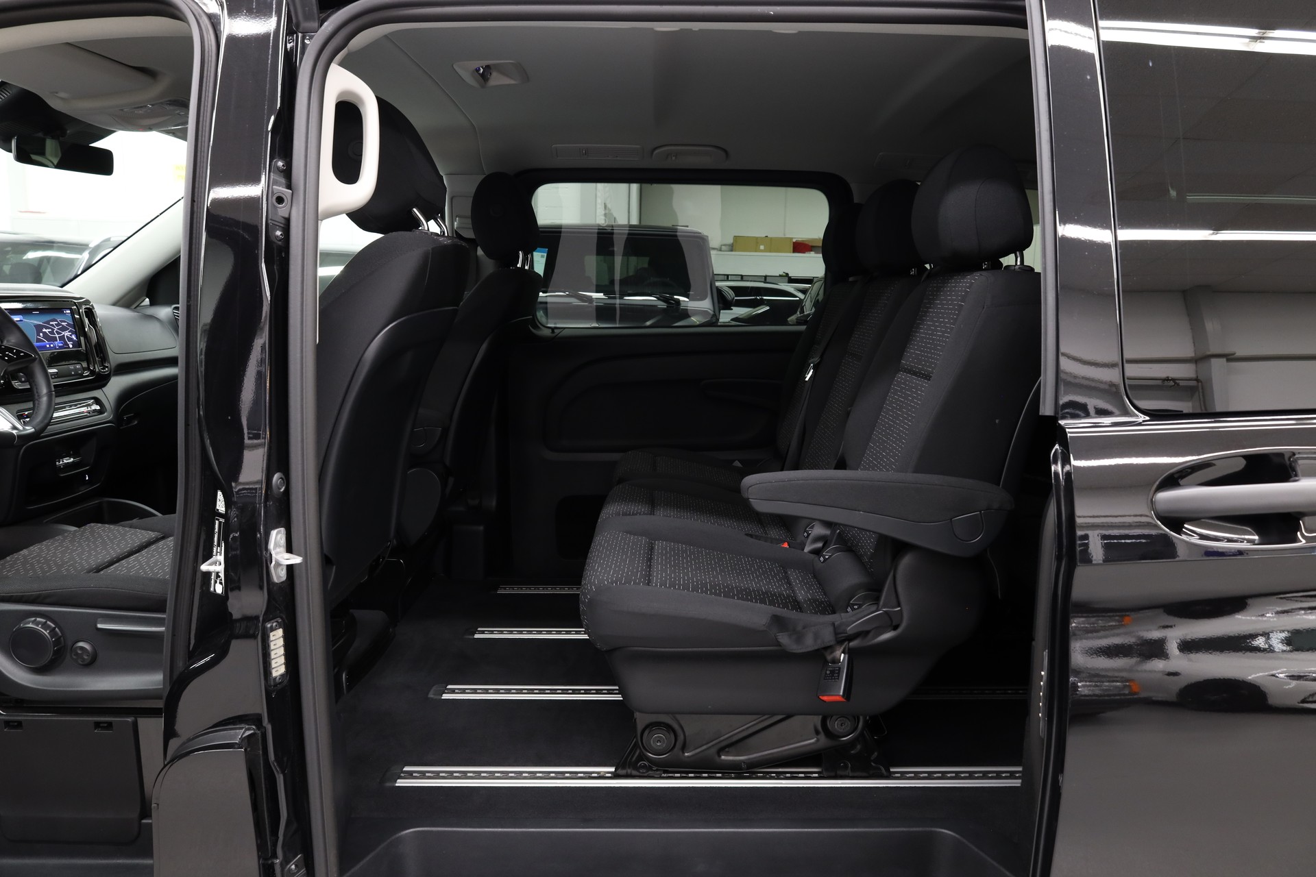 MERCEDES-BENZ Vito 119 CDI Lang Select Tourer 9G-Tronic 4Matic-image-22