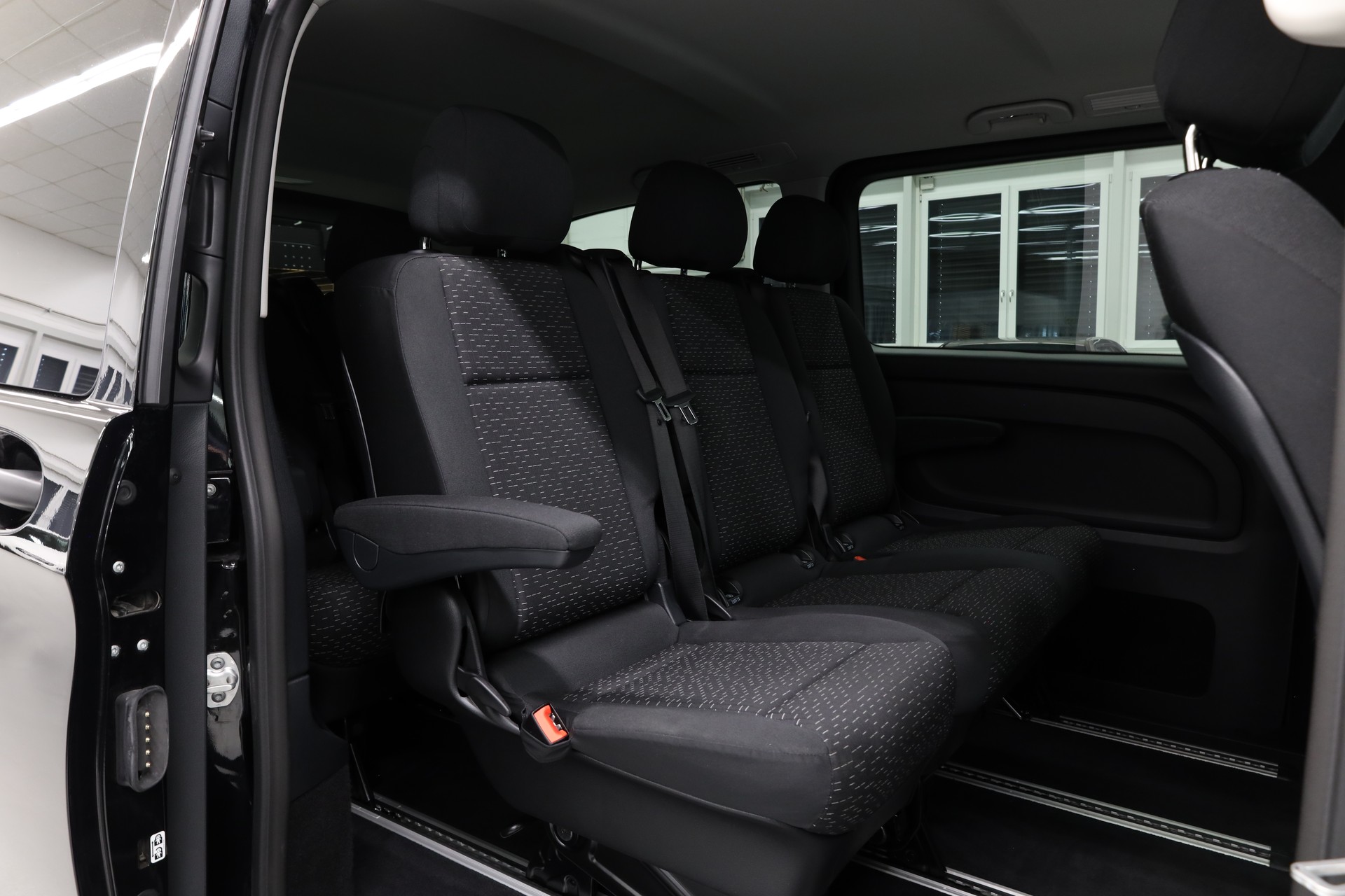MERCEDES-BENZ Vito 119 CDI Lang Select Tourer 9G-Tronic 4Matic-image-23