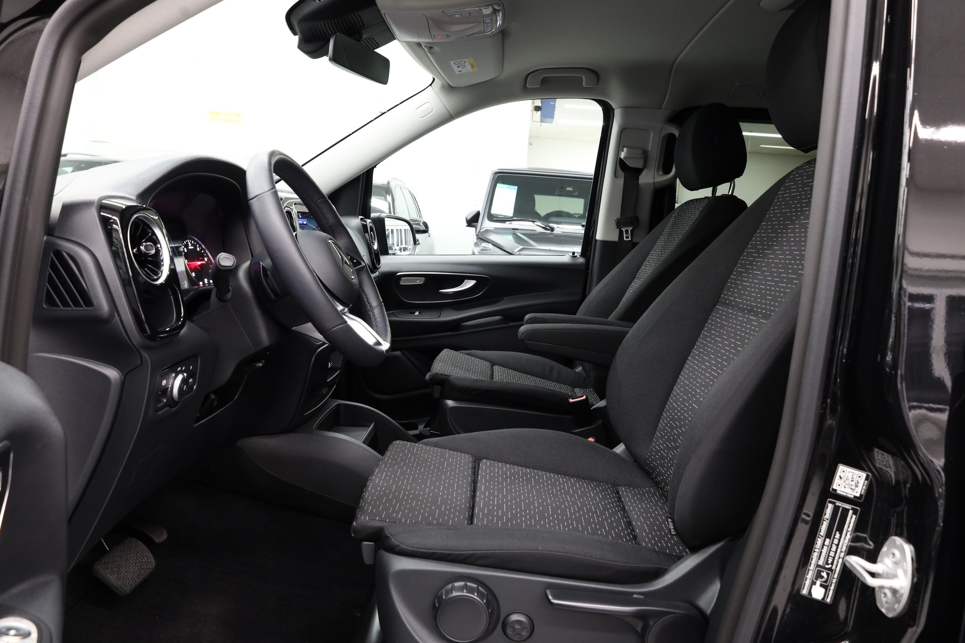 MERCEDES-BENZ Vito 119 CDI Lang Select Tourer 9G-Tronic 4Matic-image-12