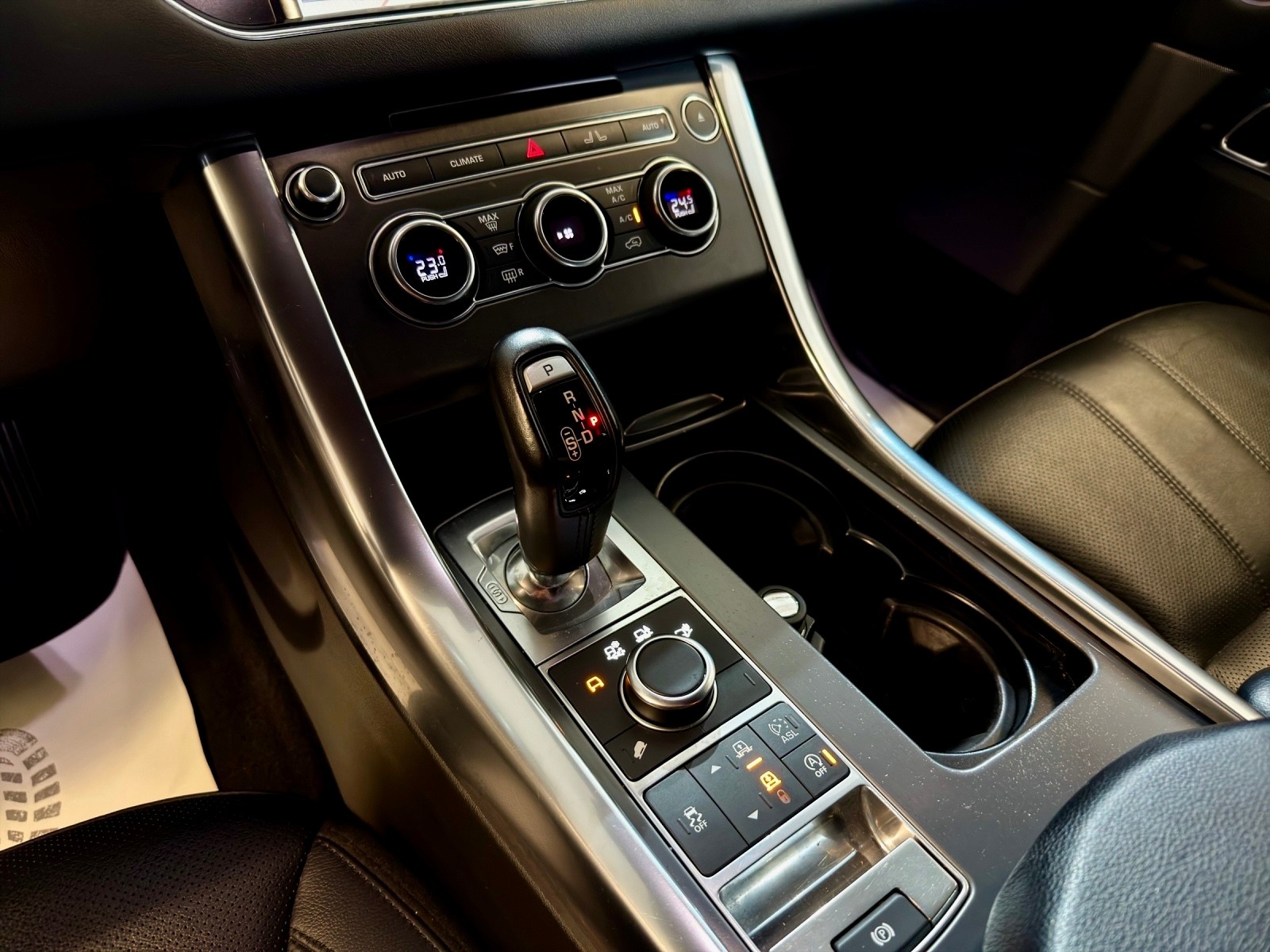 LAND ROVER Range Rover Sport 3.0 V6 SC SE Automatic-image-10
