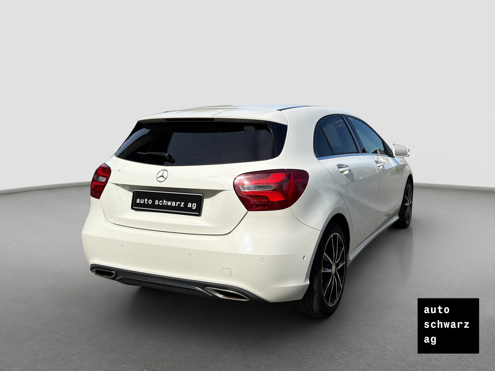 MERCEDES-BENZ A 220 d Urban 4Matic 7G-DCT-image-4