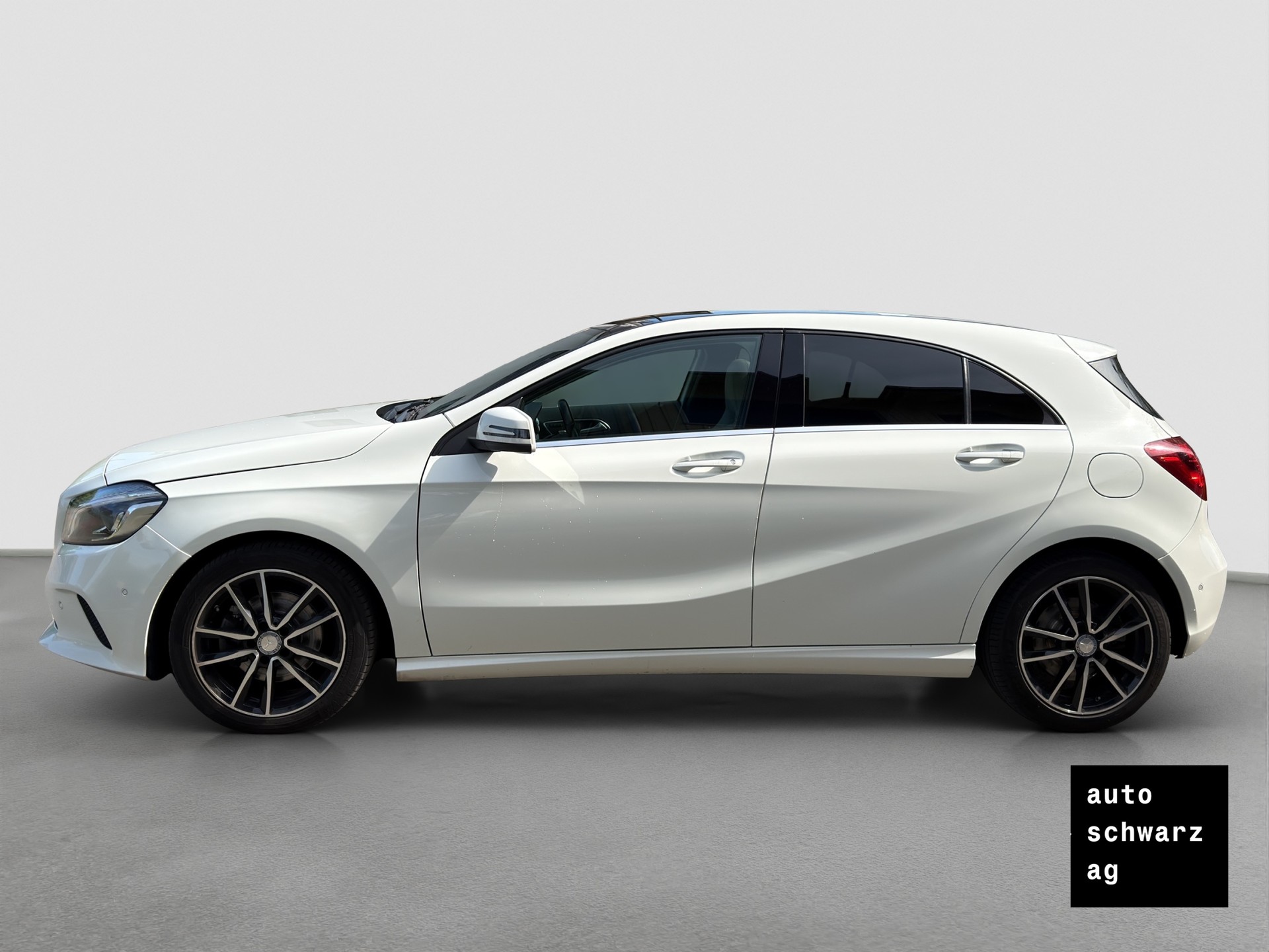 MERCEDES-BENZ A 220 d Urban 4Matic 7G-DCT-image-7