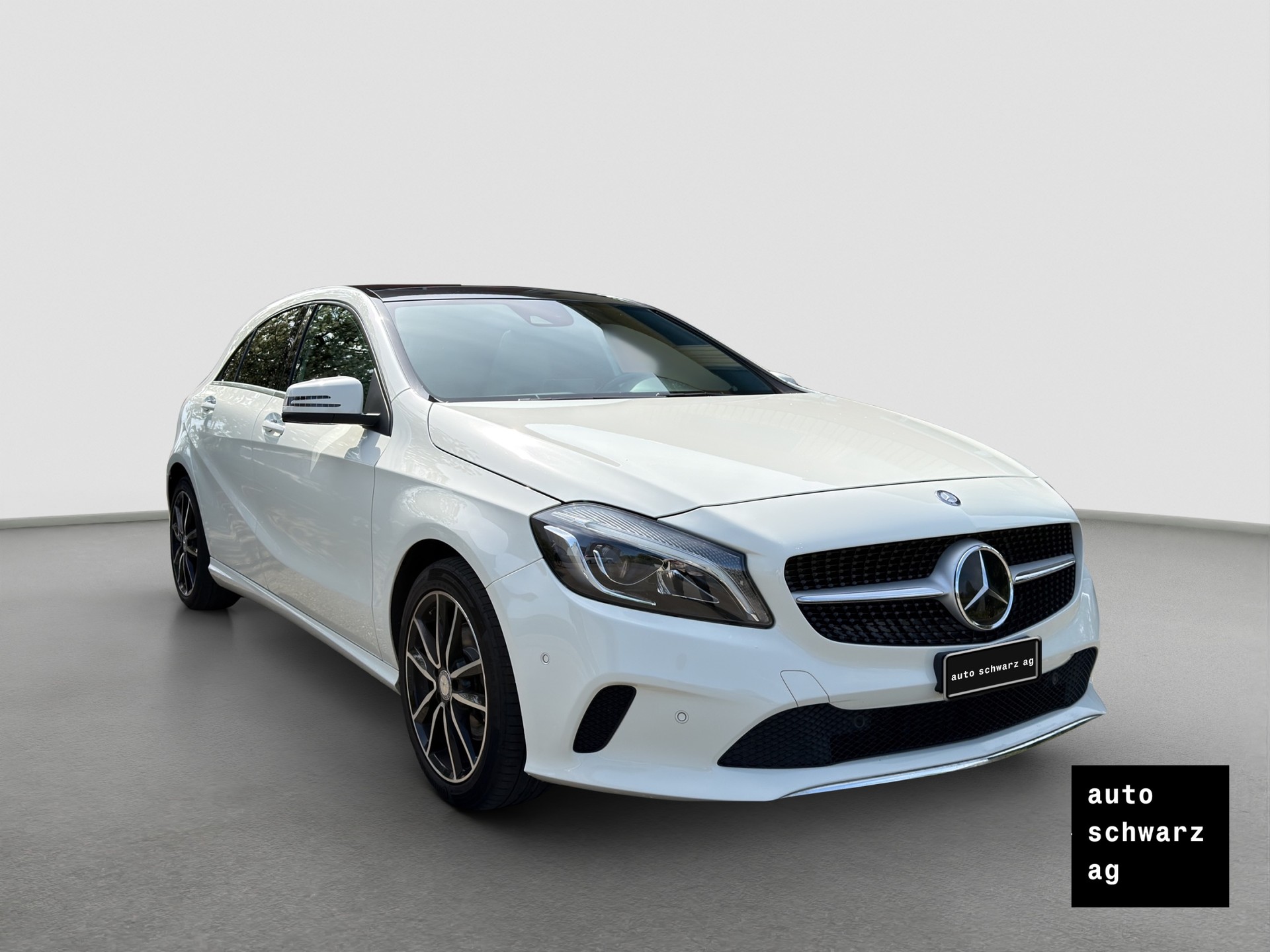 MERCEDES-BENZ A 220 d Urban 4Matic 7G-DCT-showroom-element-2