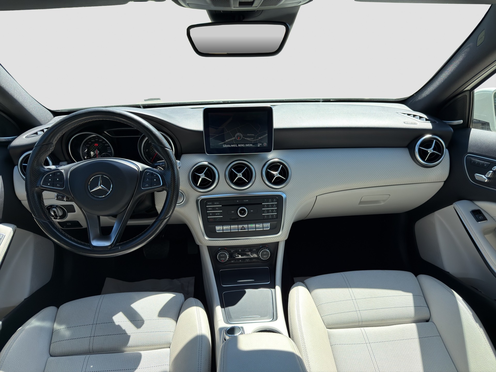 MERCEDES-BENZ A 220 d Urban 4Matic 7G-DCT-image-11