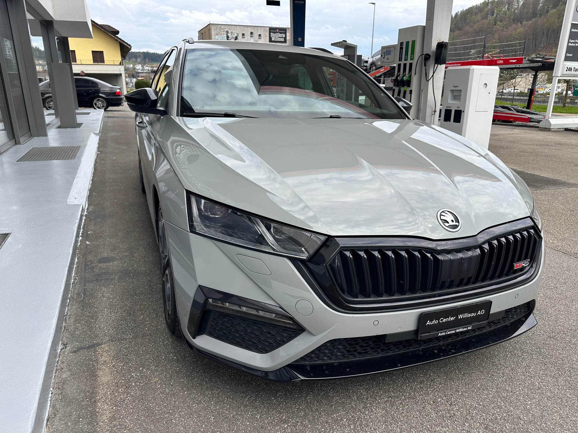 SKODA Octavia Combi 2.0 TSI DSG RS-image-13