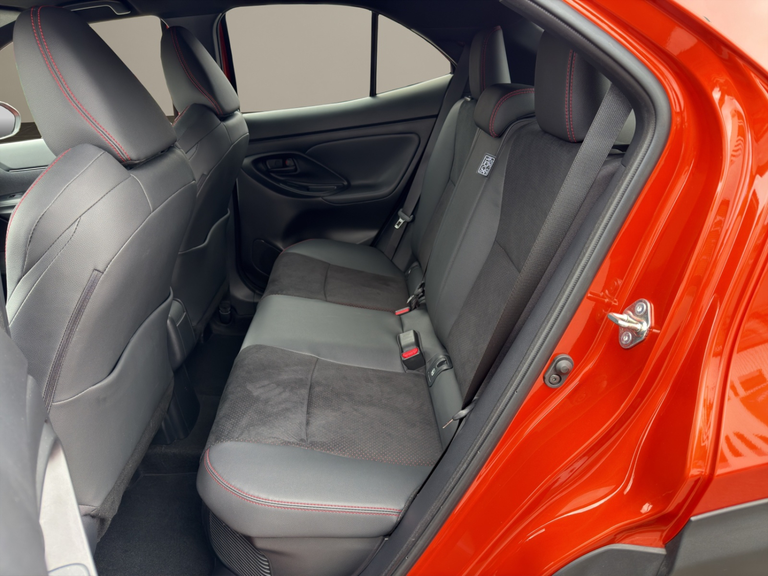 TOYOTA Yaris Cross 1.5 VVT-i HSD GR Sport-image-9