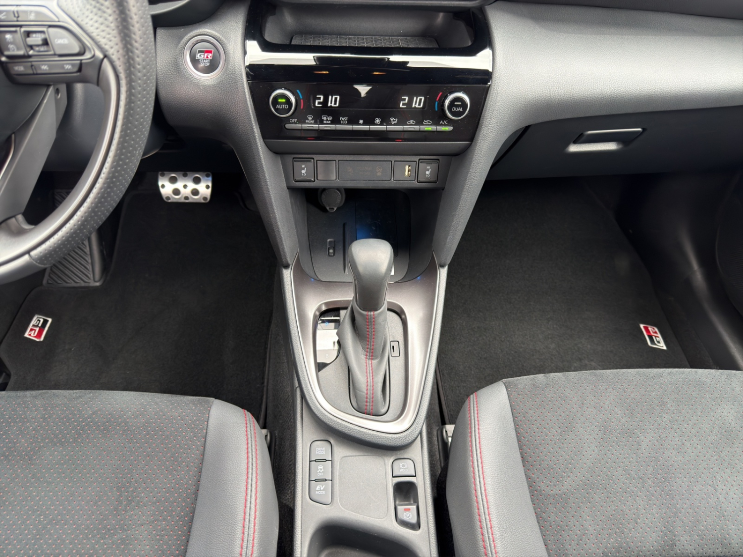 TOYOTA Yaris Cross 1.5 VVT-i HSD GR Sport-image-11