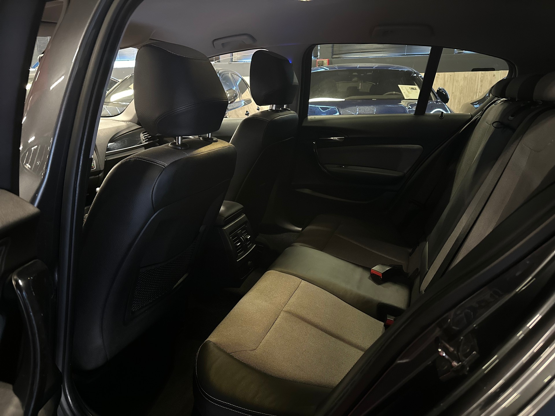 BMW 116i Urban Line Steptronic-image-16
