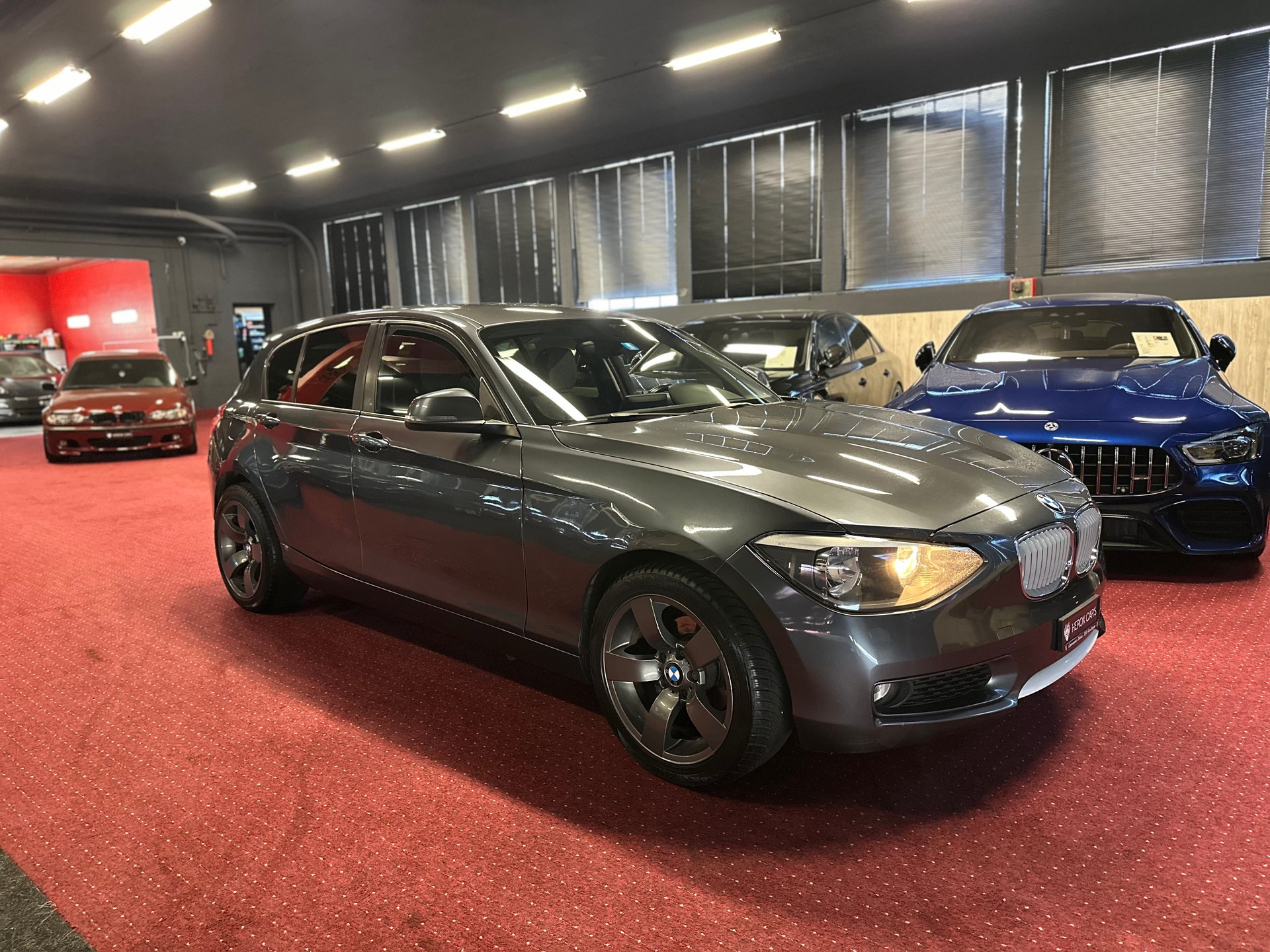 BMW 116i Urban Line Steptronic-showroom-element-2