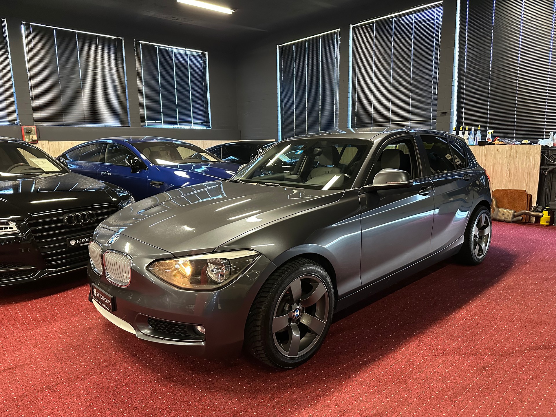 BMW 116i Urban Line Steptronic-image-7