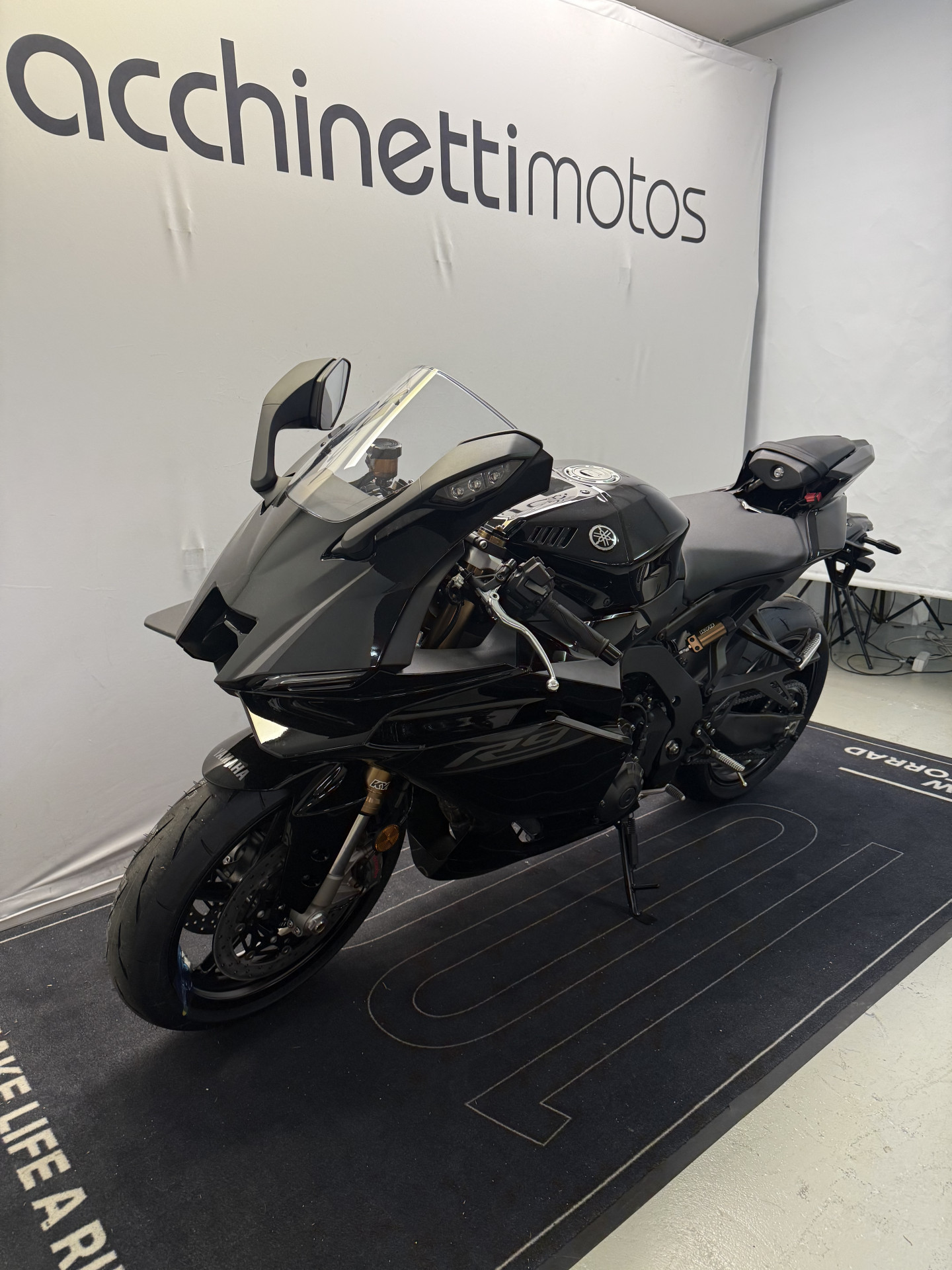 YAMAHA R9-image-2