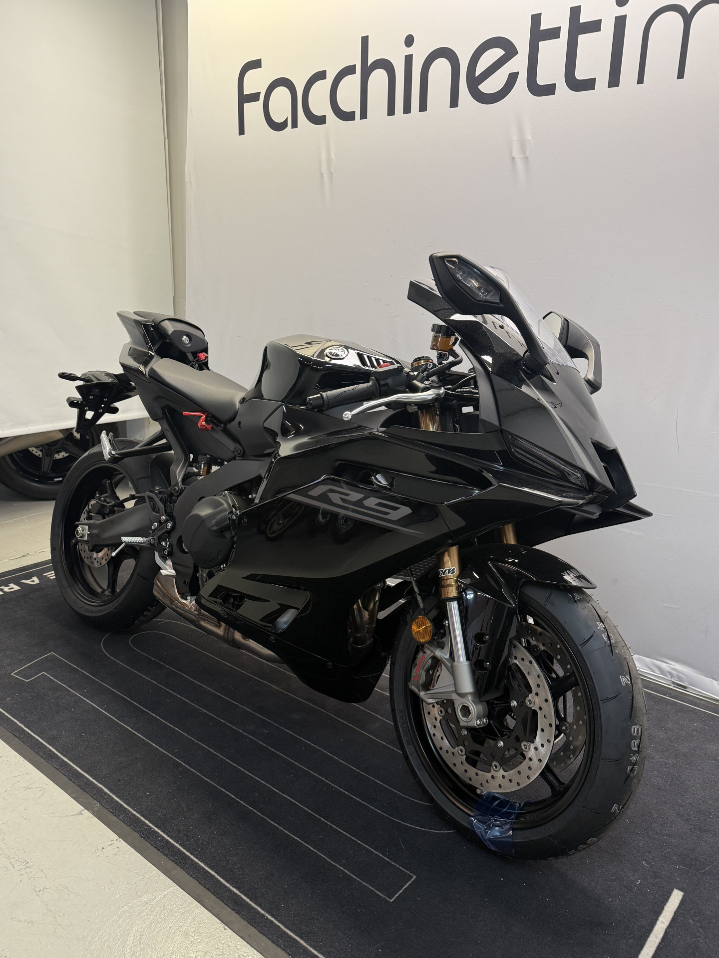YAMAHA R9-image-3