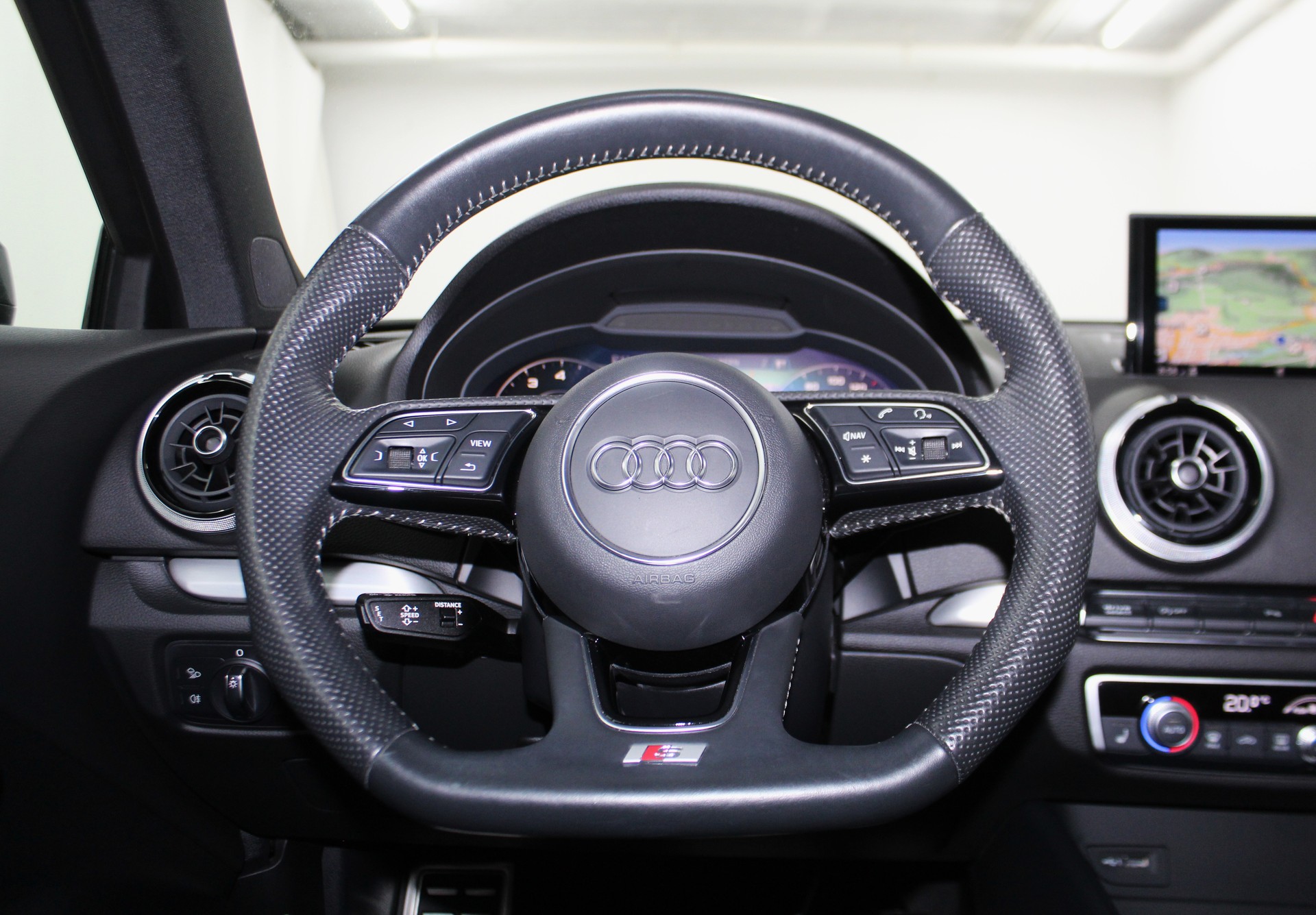 AUDI A3 Sportback 40 TFSI Sport quattro S-tronic S line Sportpaket / CH-Fahrzeug-image-13