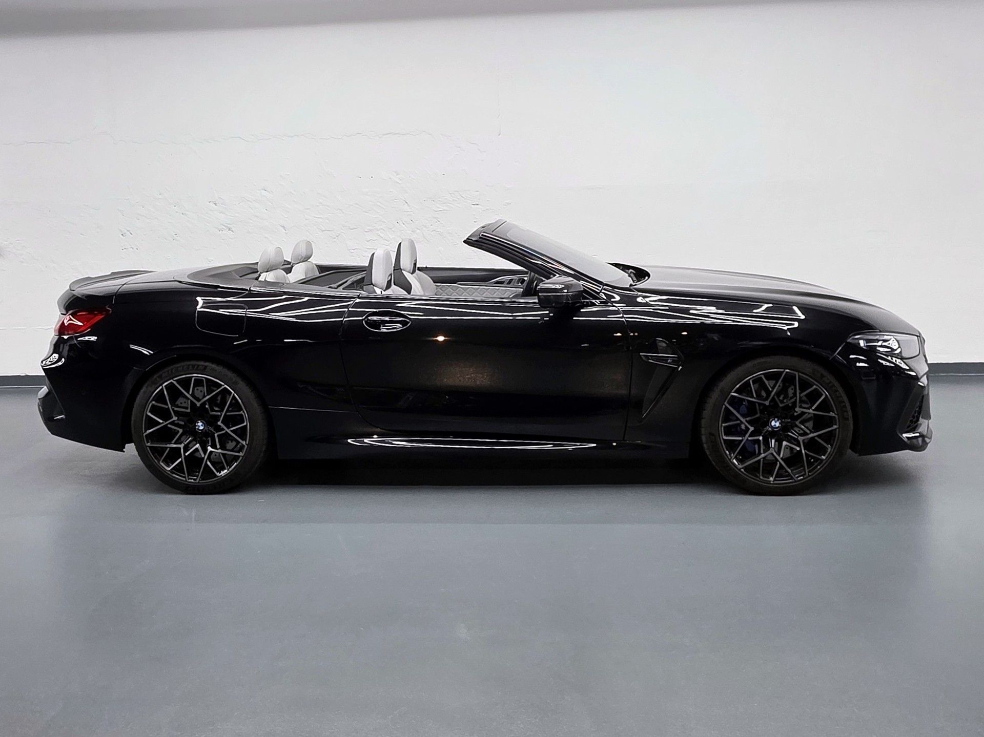BMW M8 Competition xDrive Cabriolet