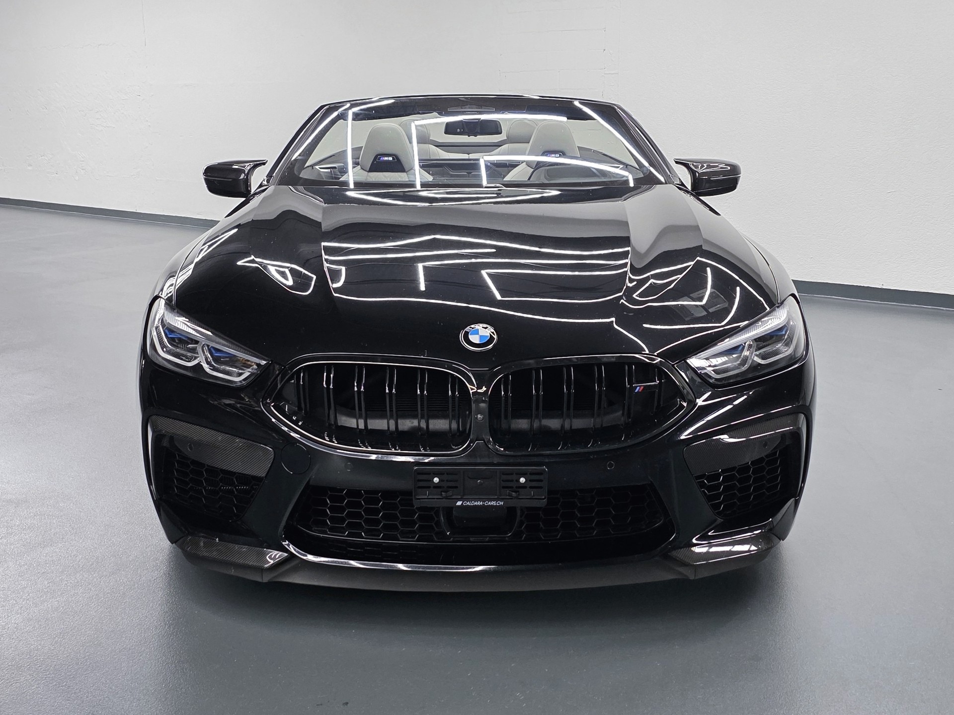 BMW M8 Competition xDrive Cabriolet-image-6