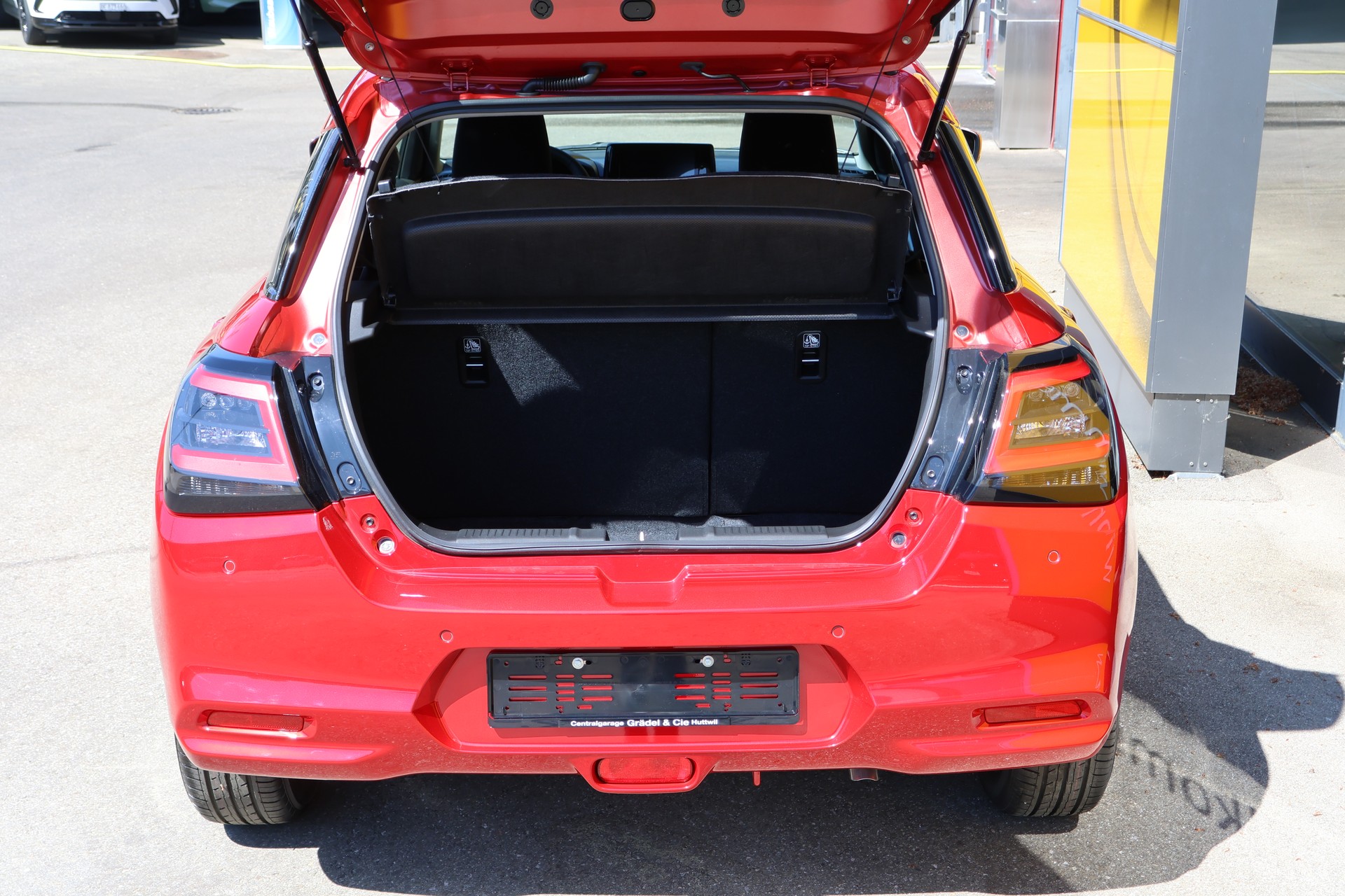 SUZUKI Swift 1.2i Sakura Top Hybrid CVT-image-12