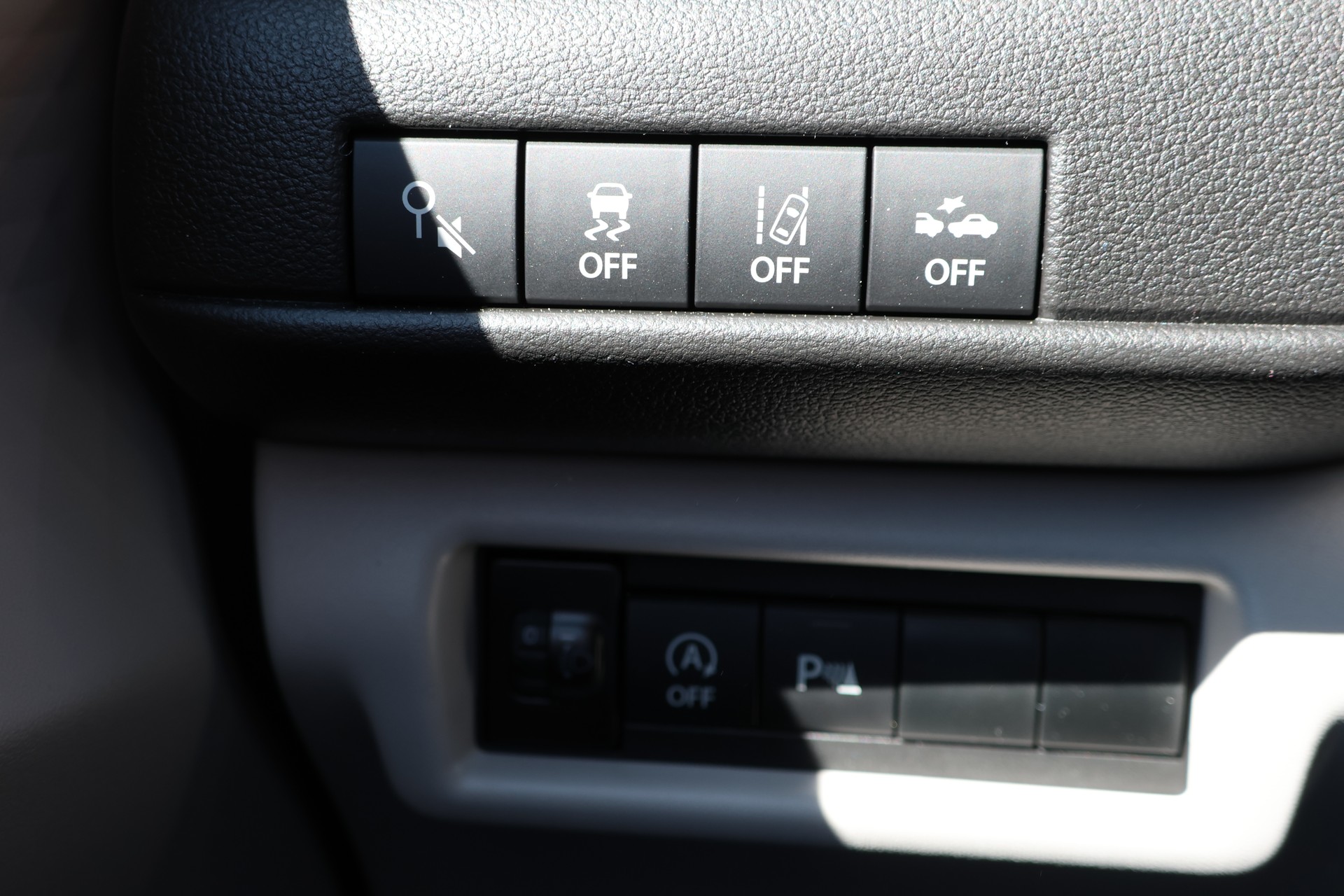 SUZUKI Swift 1.2i Sakura Top Hybrid CVT-image-10