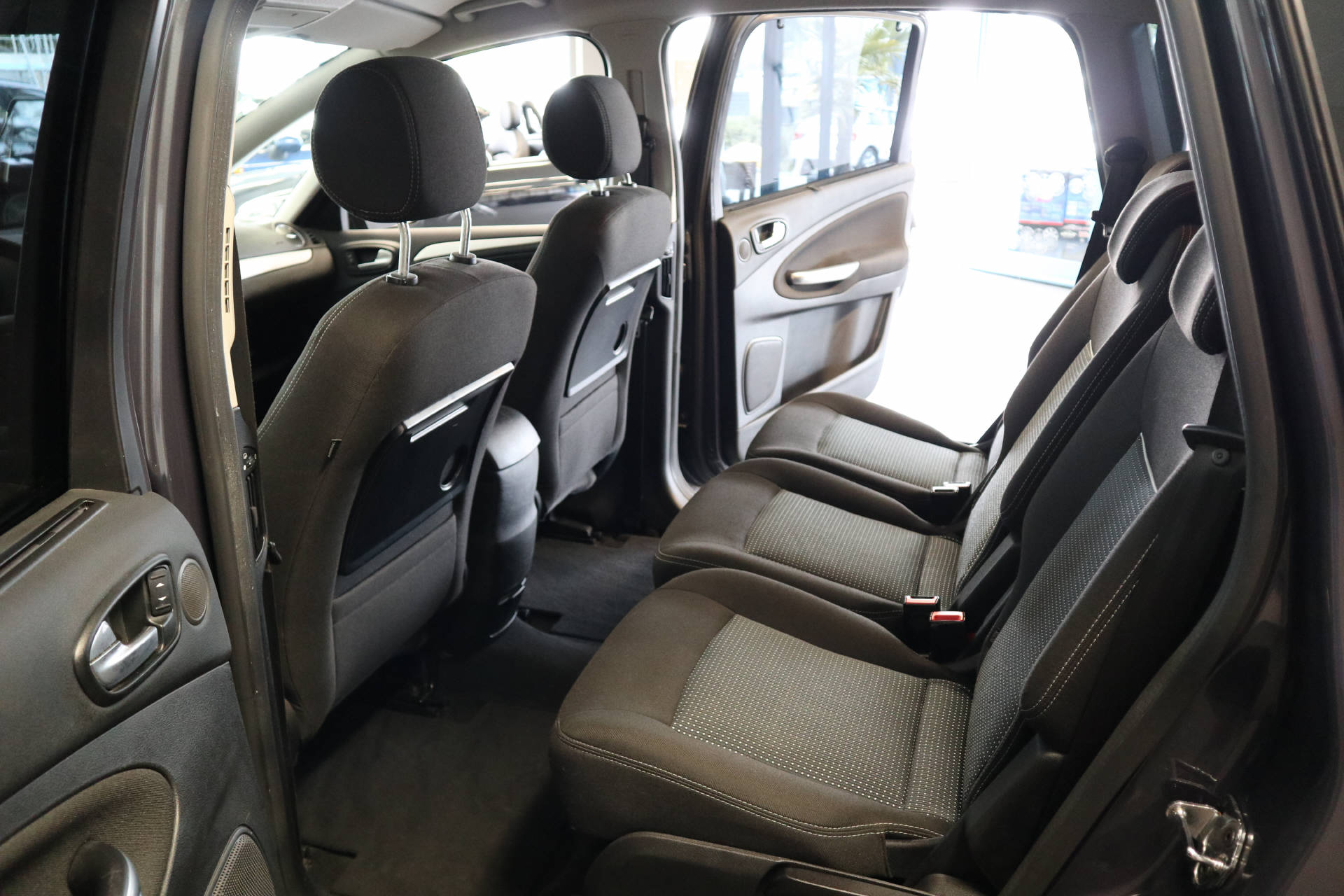 FORD S-Max 1.6 EcoB SCTi Knie Ed. S/S-image-10
