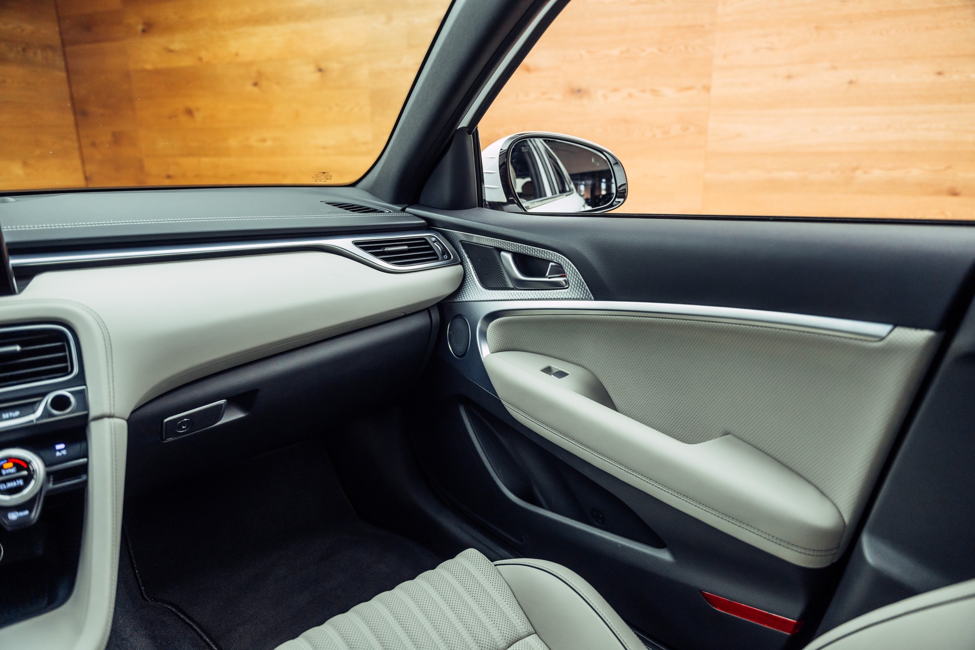 GENESIS G70 Shooting Brake 2.2 CRDI Sport AT8 AWD-image-8