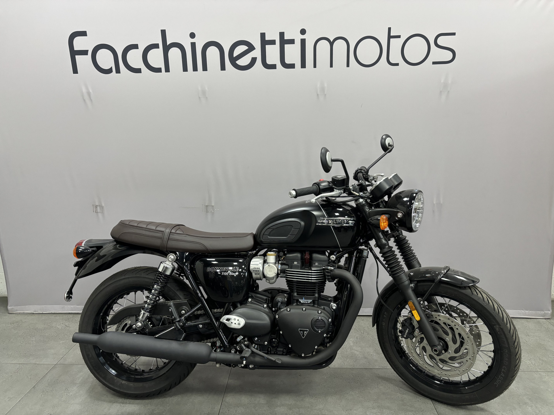 TRIUMPH Bonneville T120 Black-image-0