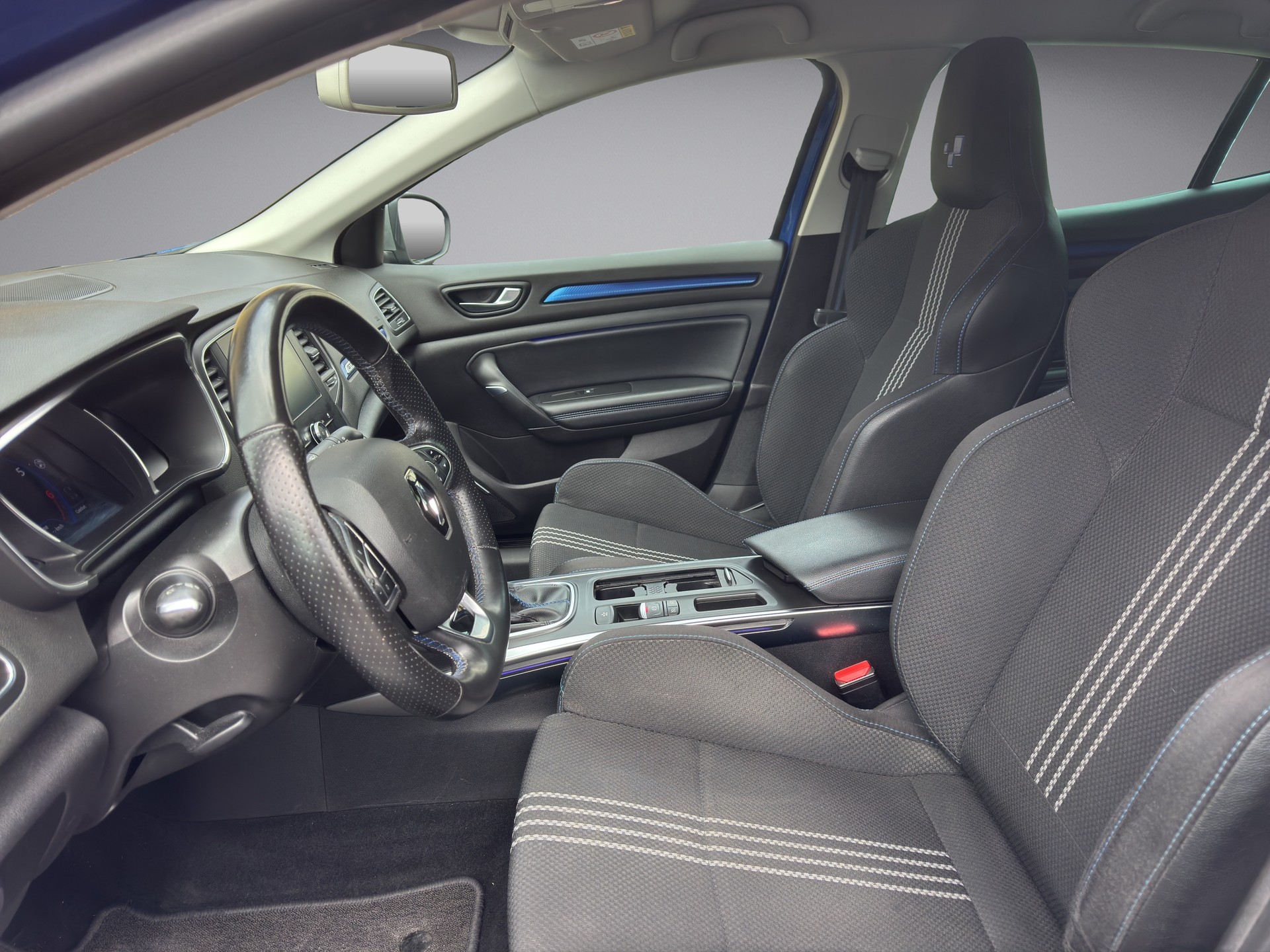 RENAULT Mégane 1.3 TCe 140 GT Line-image-6