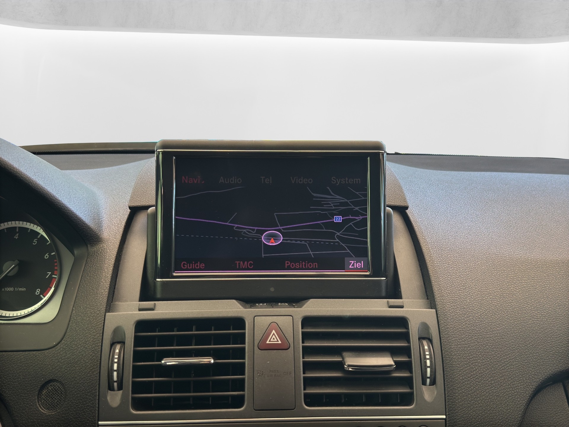 MERCEDES-BENZ C 200 CGI BlueEfficiency Avantgarde Automatic-image-12