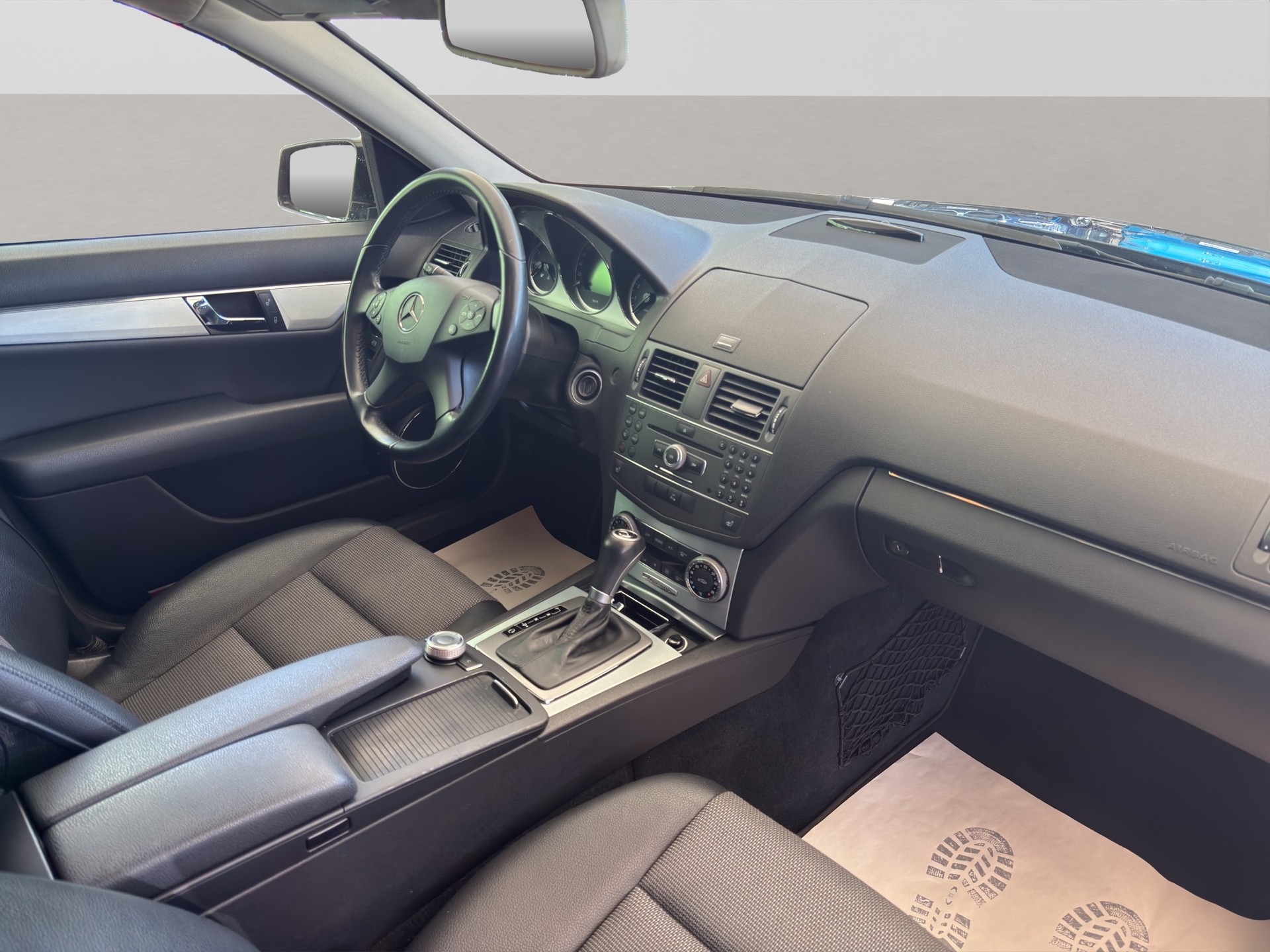 MERCEDES-BENZ C 200 CGI BlueEfficiency Avantgarde Automatic-image-13