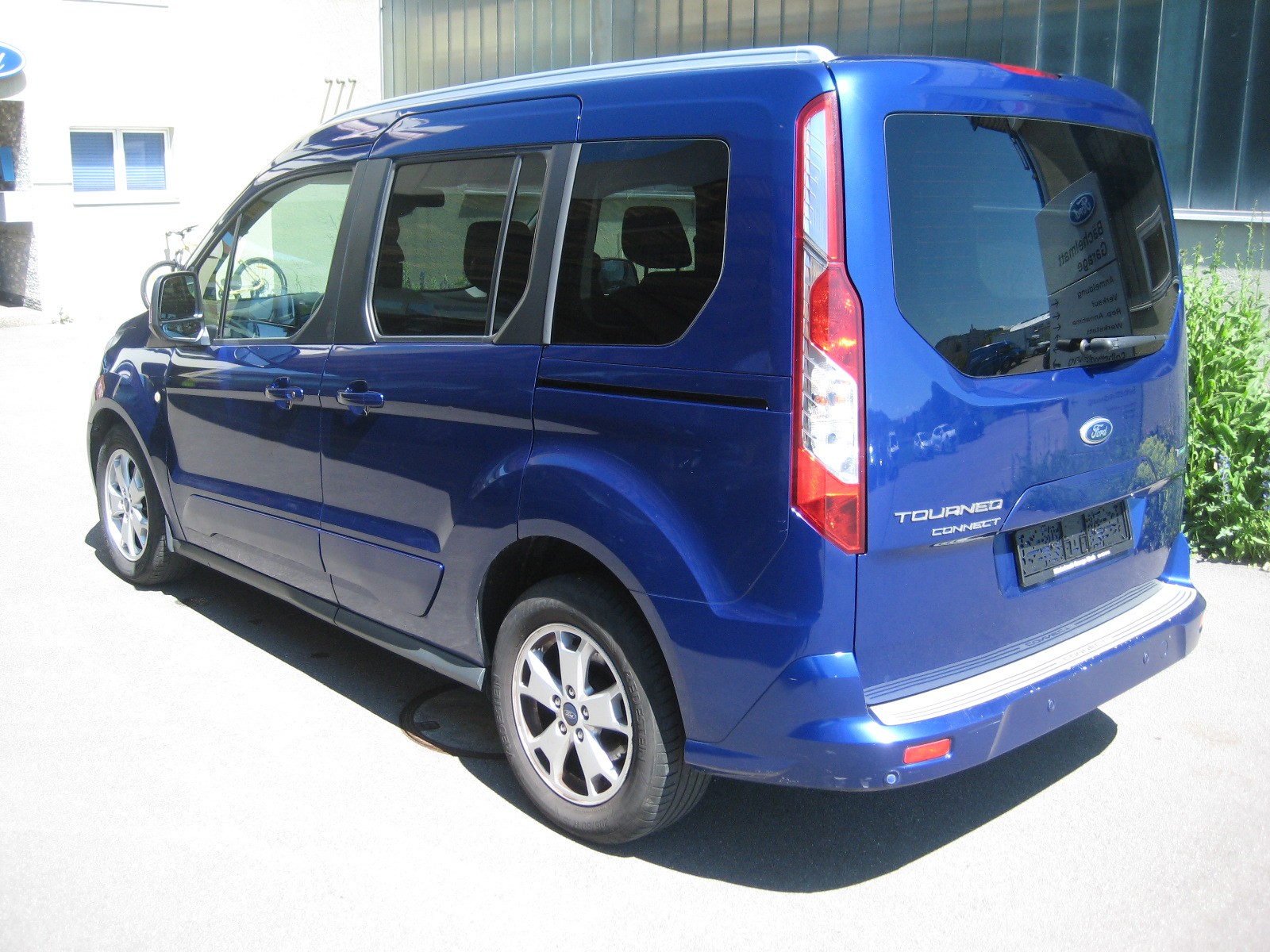 FORD Tourneo Connect 1.0 SCTi Titanium-image-2