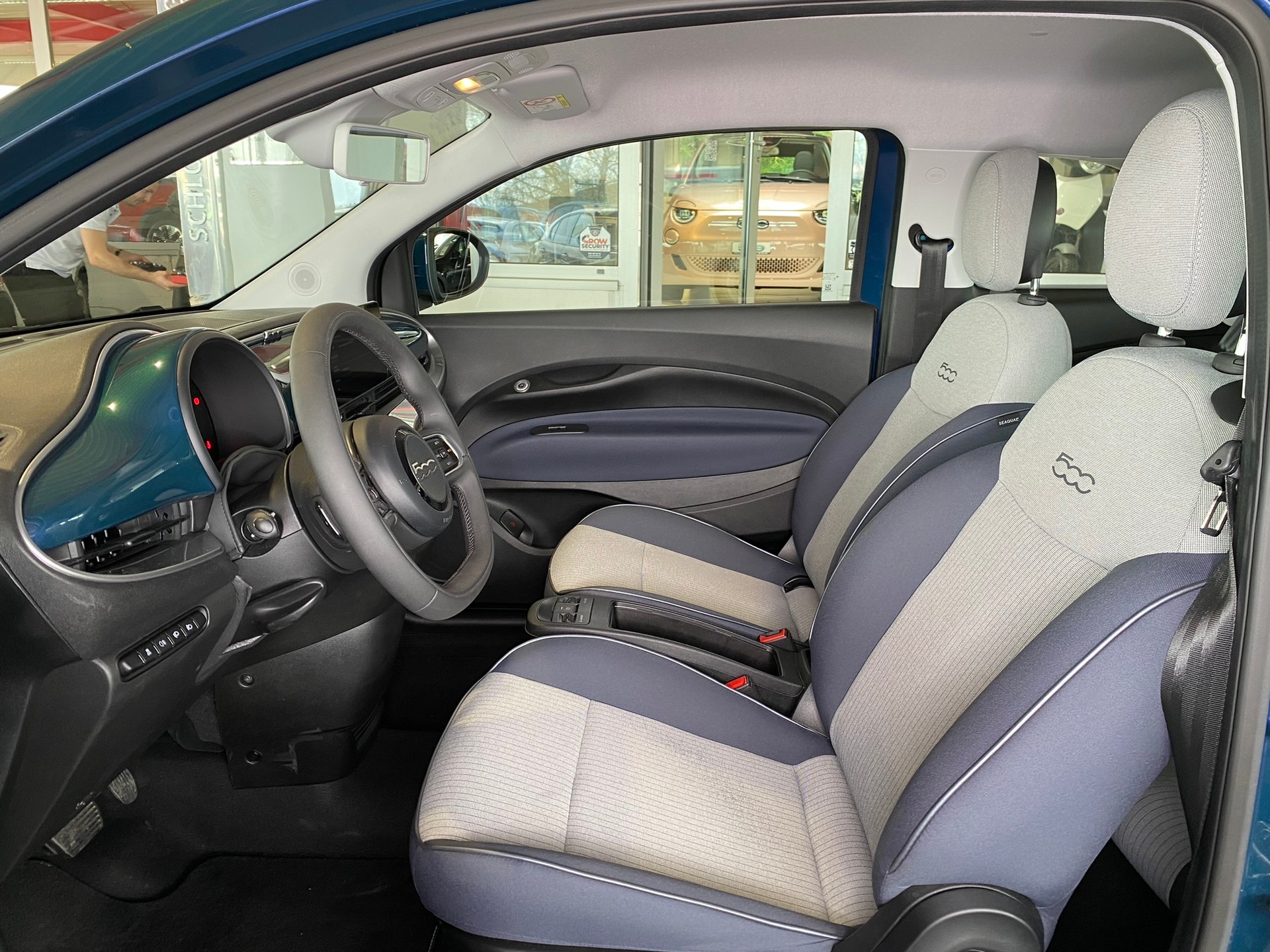 FIAT 500 electric Icon-showroom-element-1