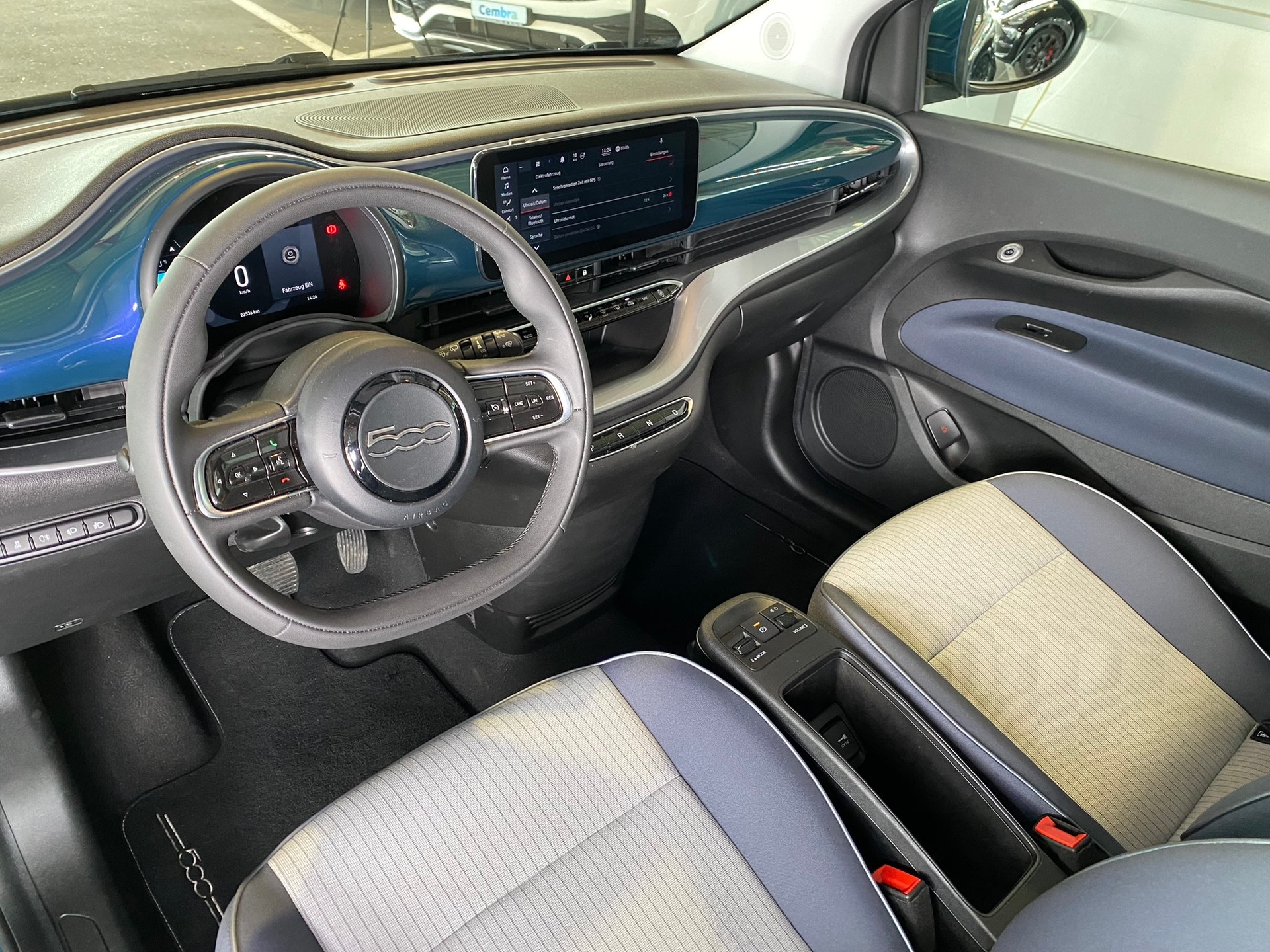 FIAT 500 electric Icon-showroom-element-2