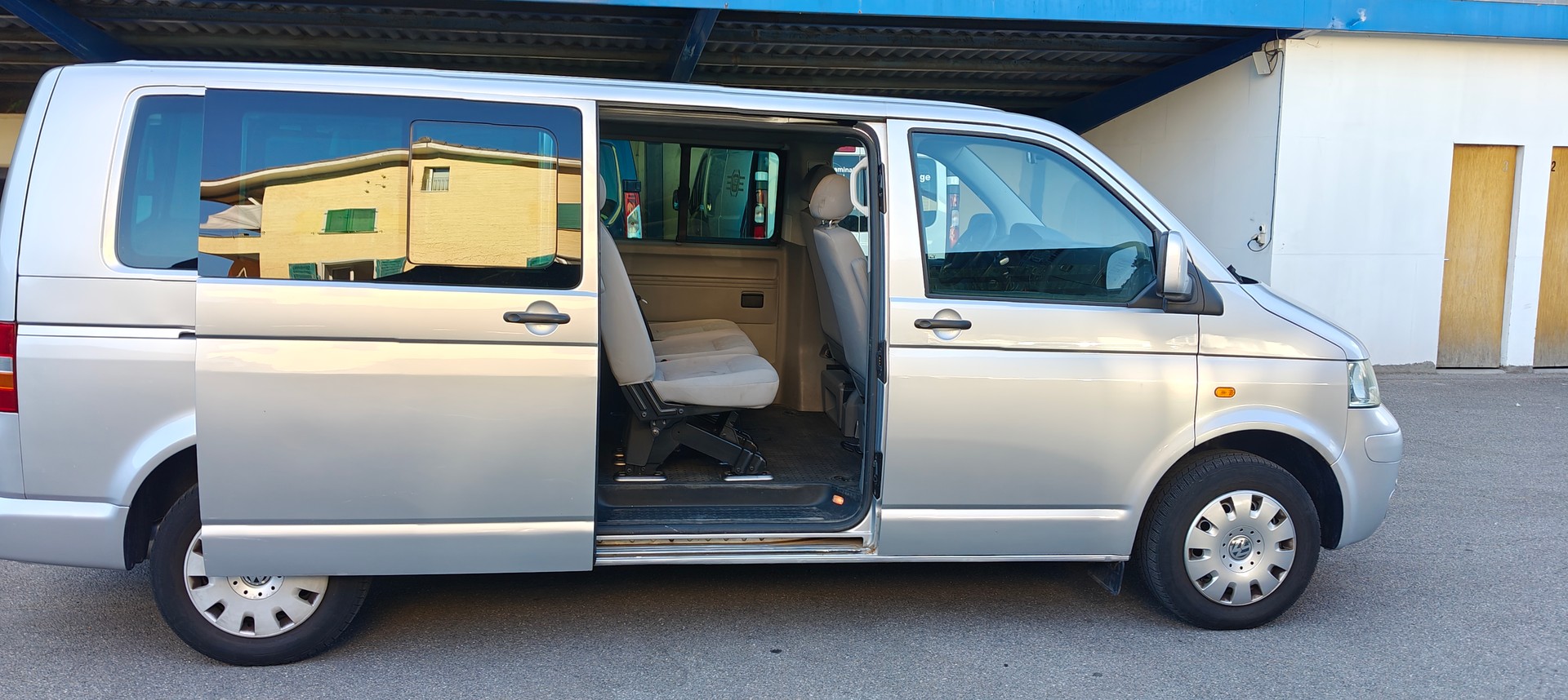 VW T5 Caravelle Comfort Lang 2.5 TDI PD-image-4