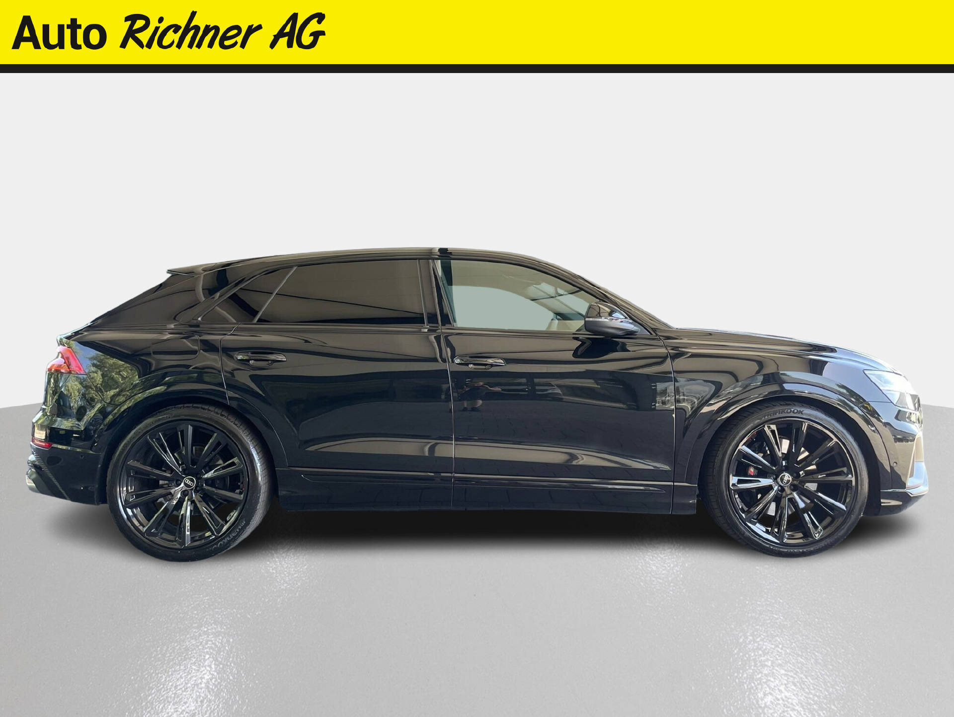 AUDI SQ8 4.0 V8 TFSI quattro T-Tronic-showroom-element-2