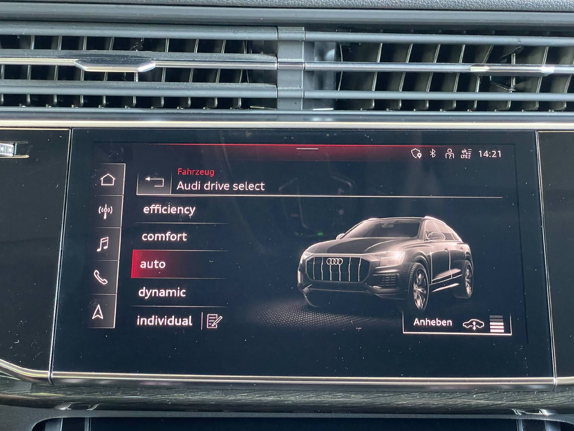 AUDI SQ8 4.0 V8 TFSI quattro T-Tronic-image-13
