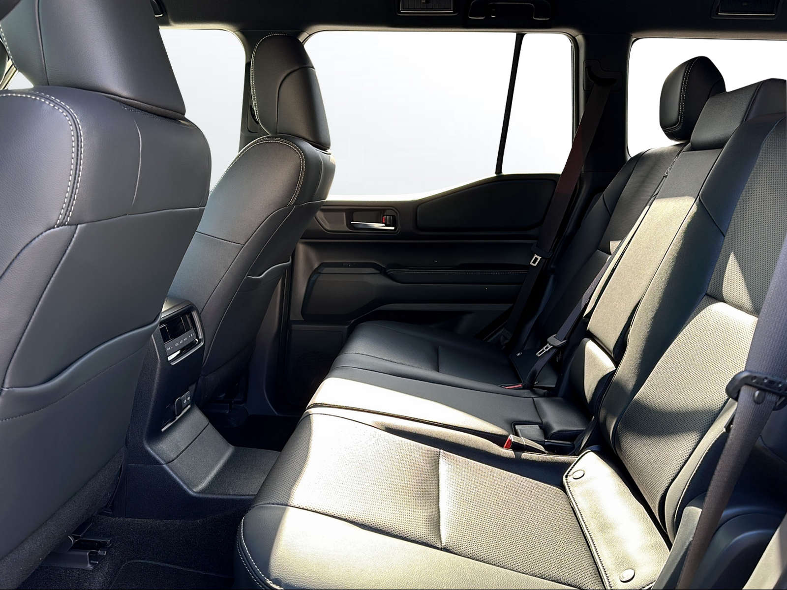 TOYOTA Land Cruiser 2.8D 48V Style-image-8